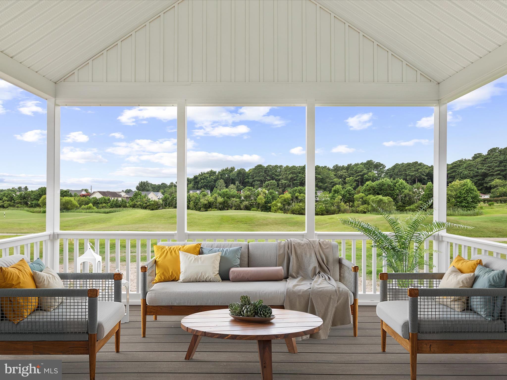 CAPTAIN'S COVE - Residential