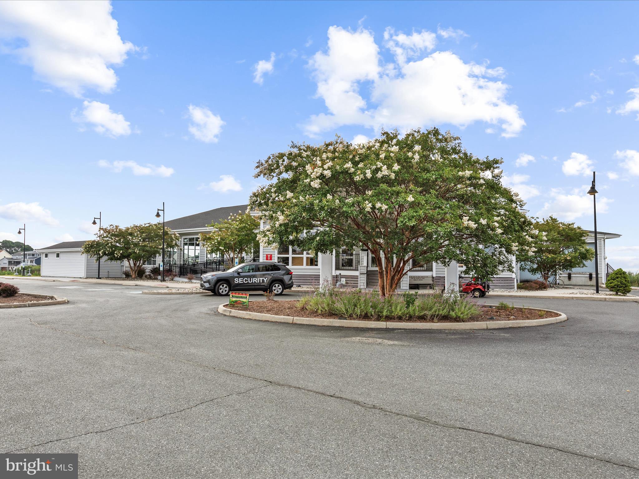 CAPTAIN'S COVE - Residential