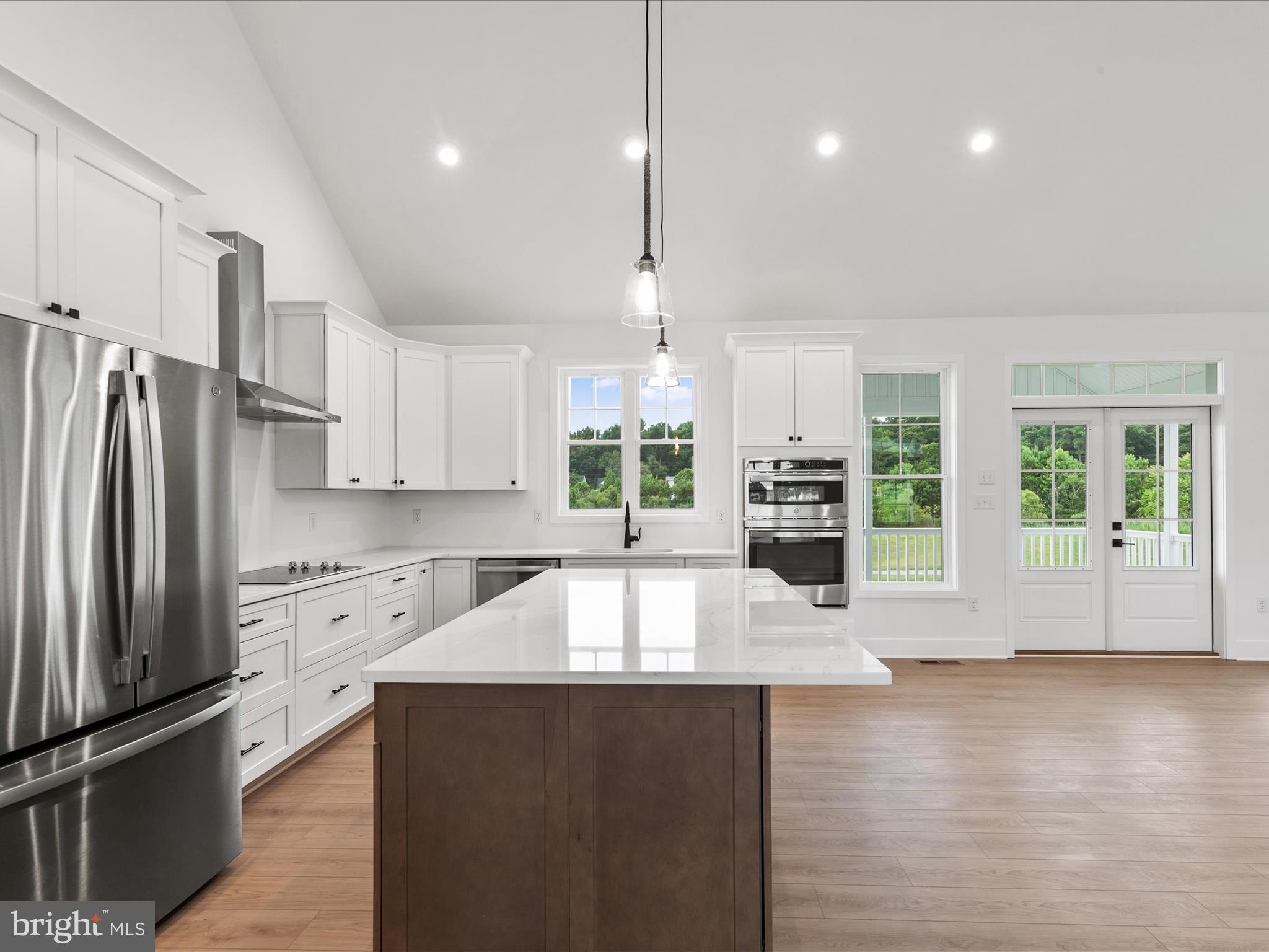 CAPTAIN'S COVE - Residential