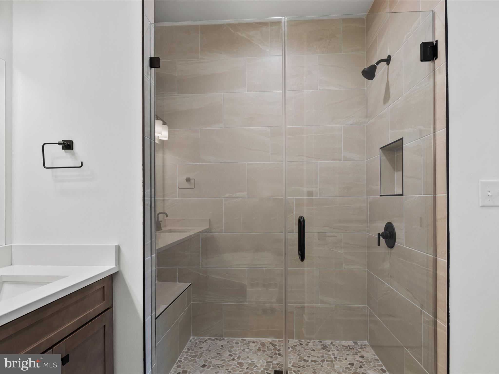 CAPTAIN'S COVE - Residential