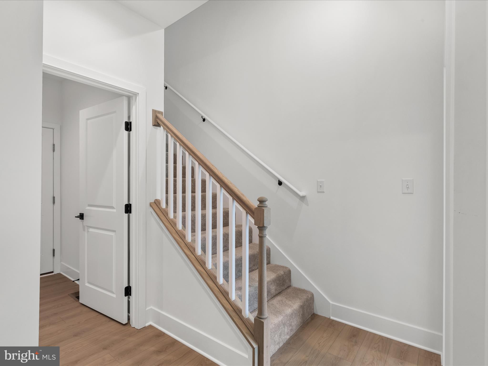 CAPTAIN'S COVE - Residential