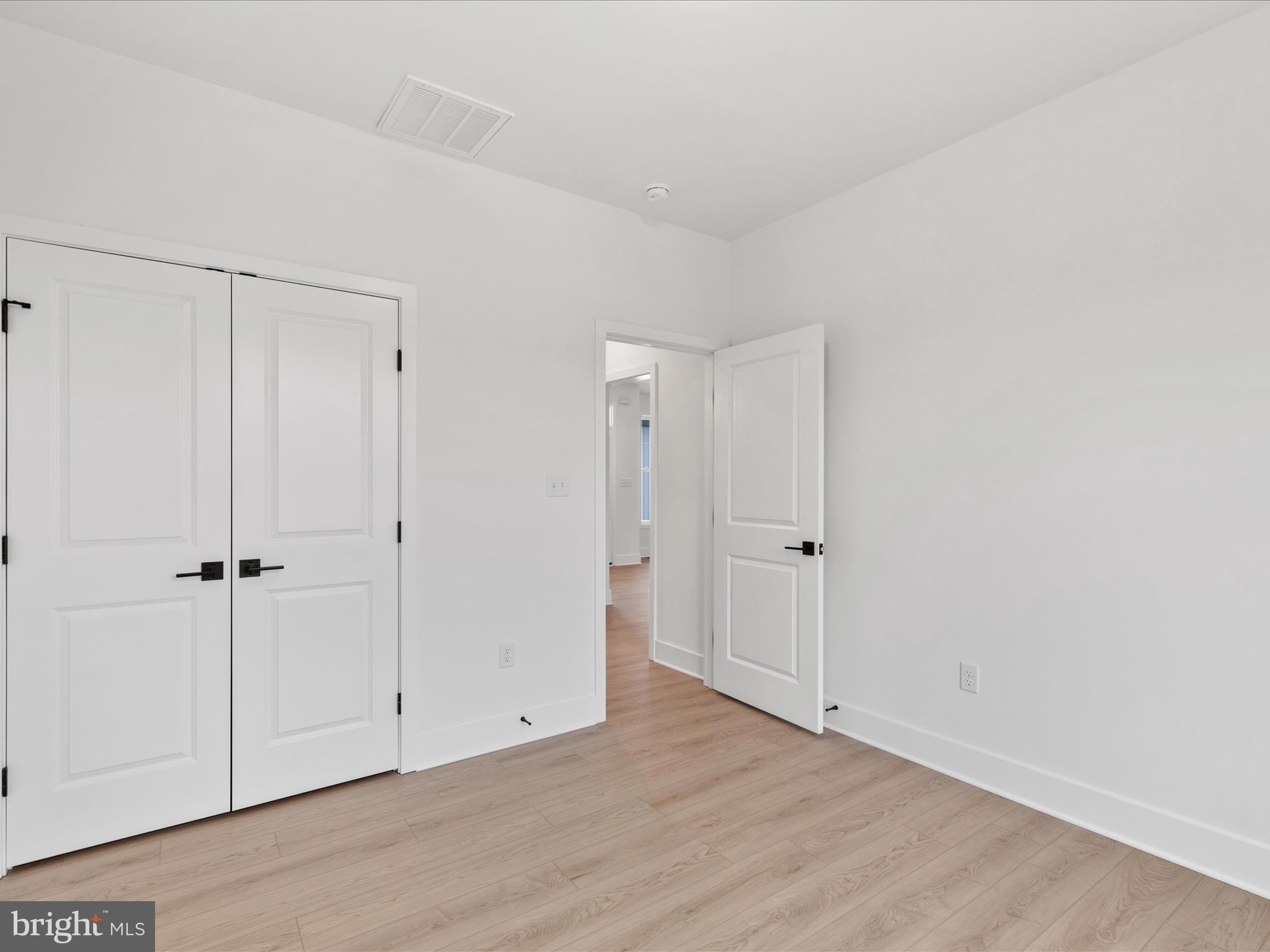 CAPTAIN'S COVE - Residential