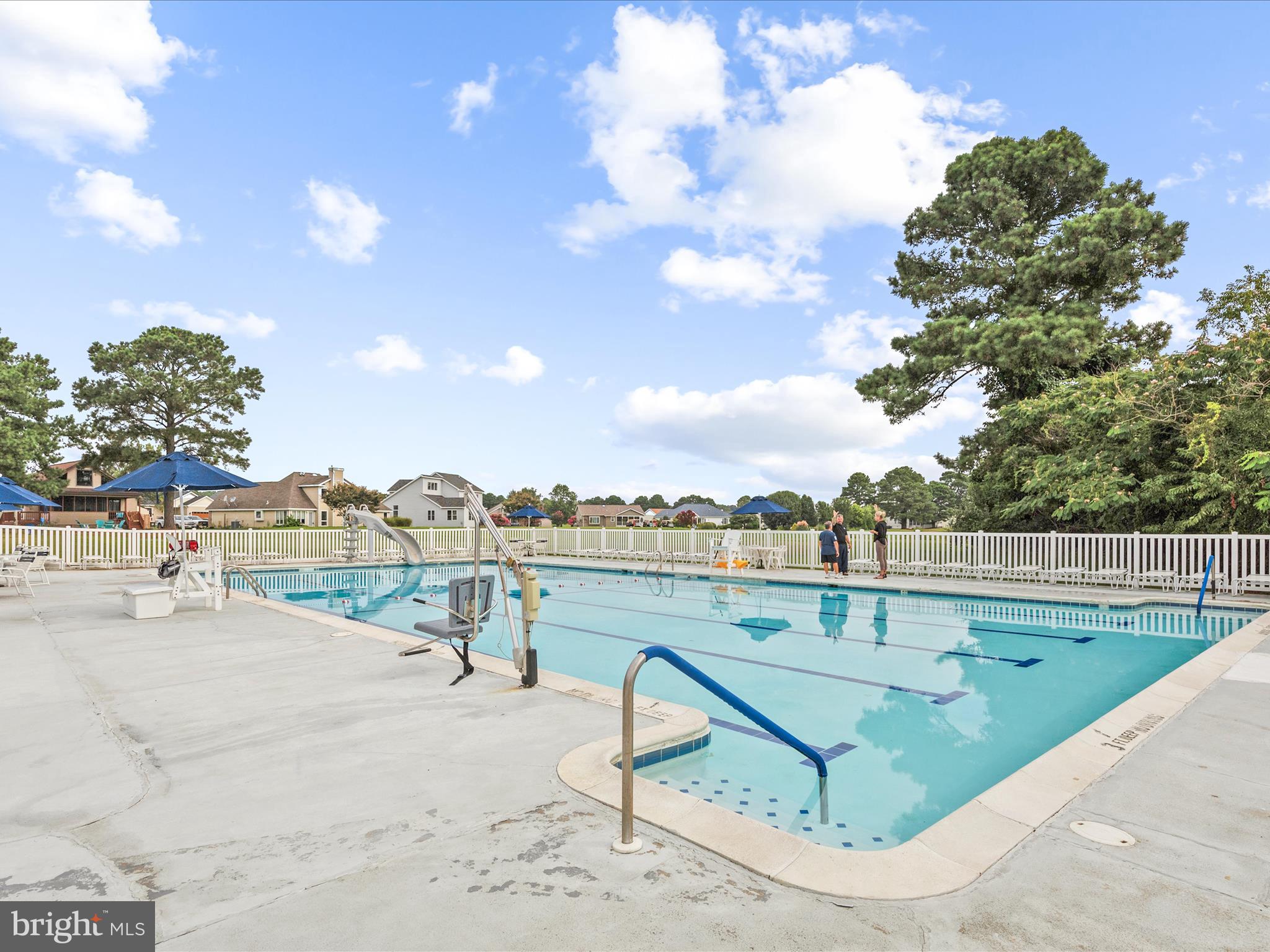 CAPTAIN'S COVE - Residential