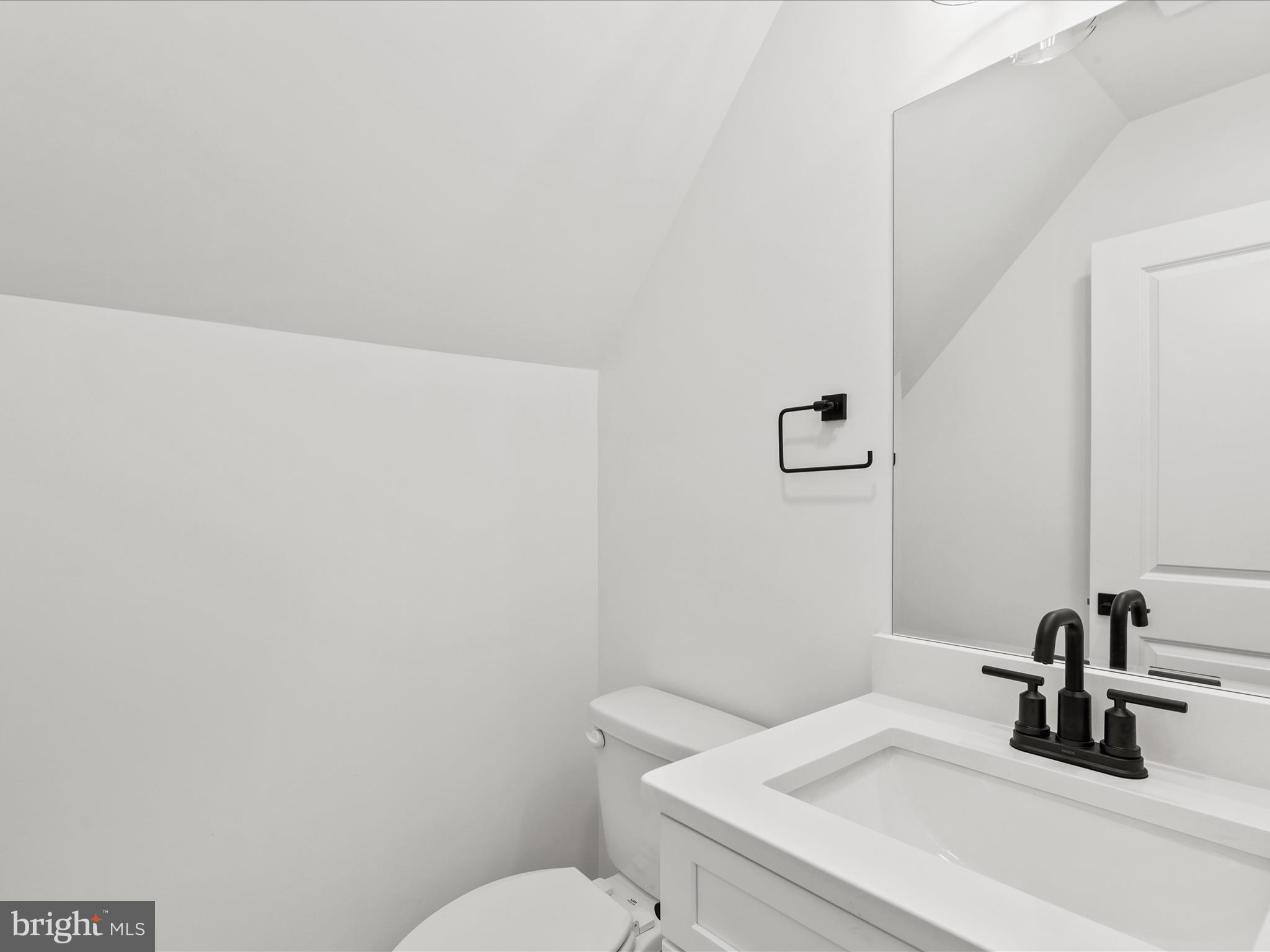 CAPTAIN'S COVE - Residential