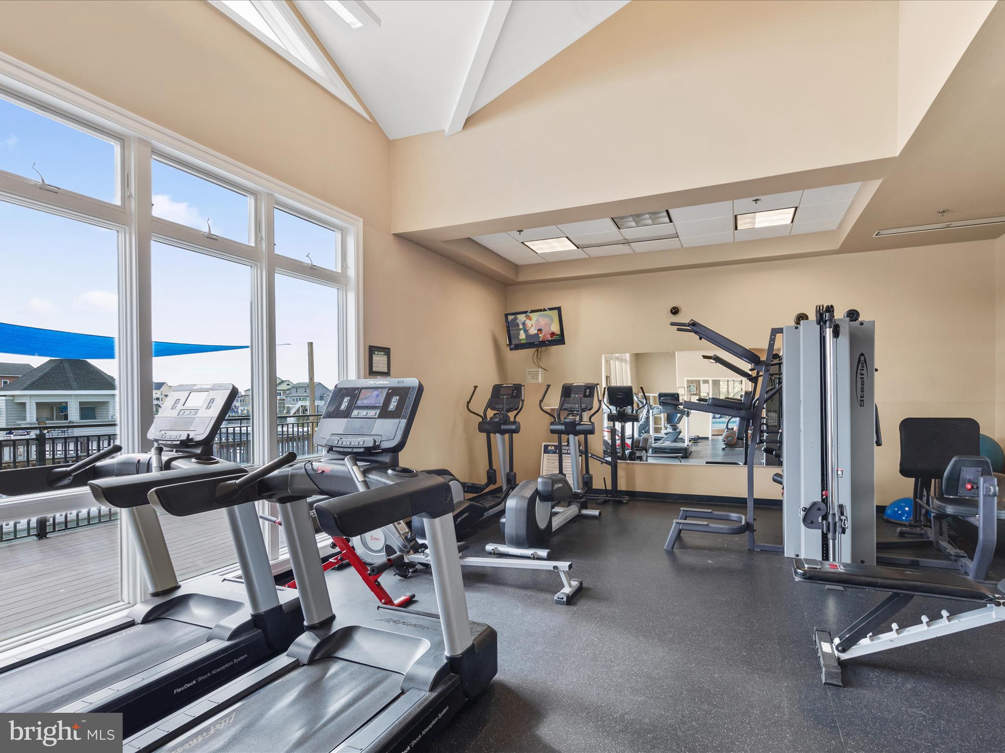 CAPTAIN'S COVE - Residential