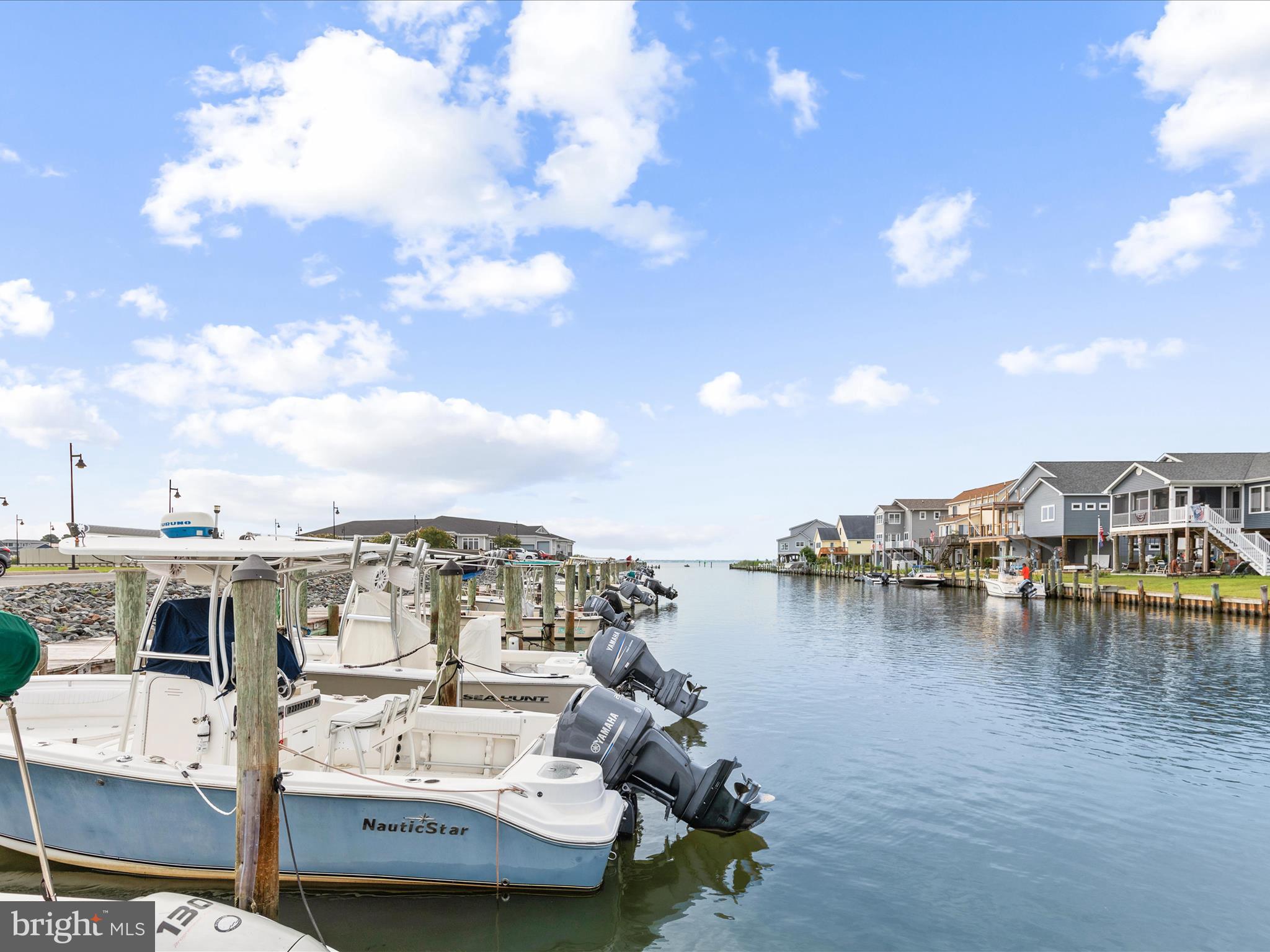 CAPTAIN'S COVE - Residential