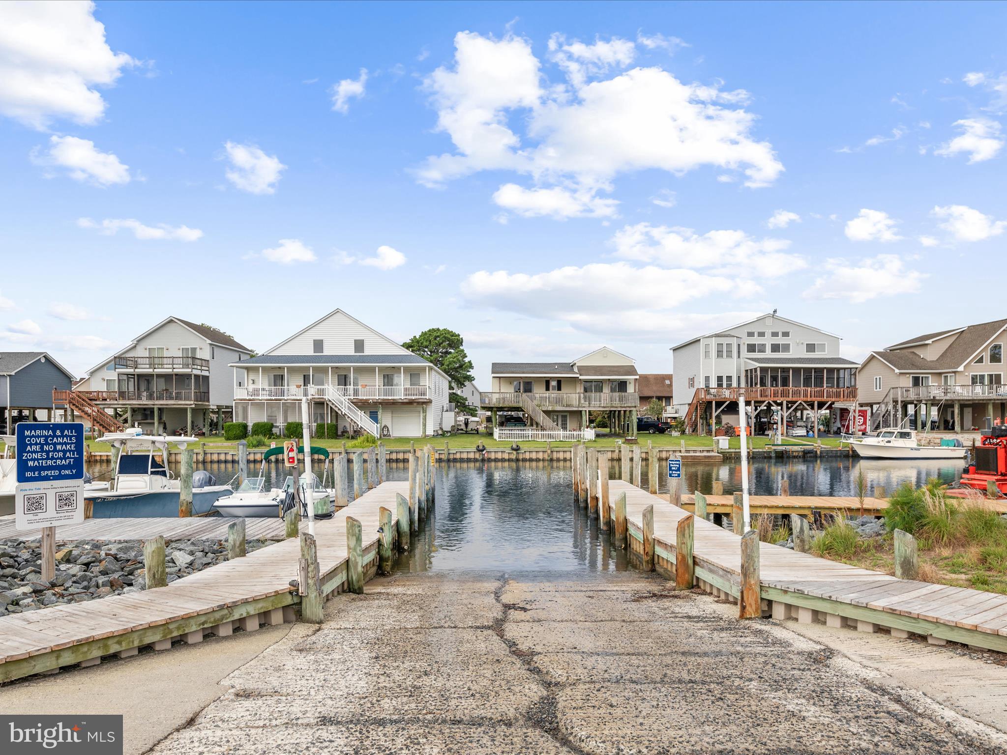 CAPTAIN'S COVE - Residential