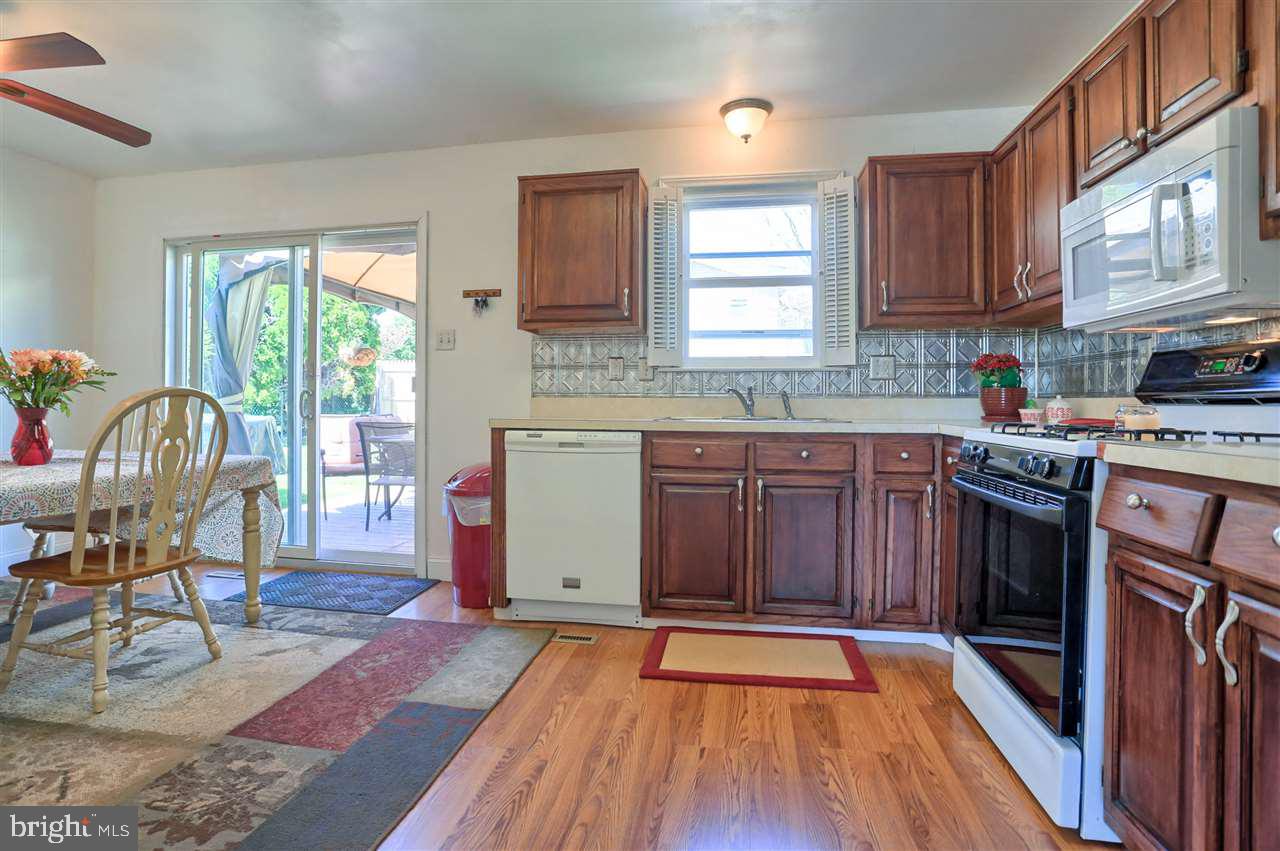 COLONIAL HILLS - Residential