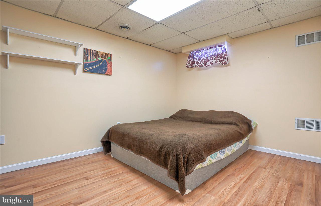 COLONIAL HILLS - Residential