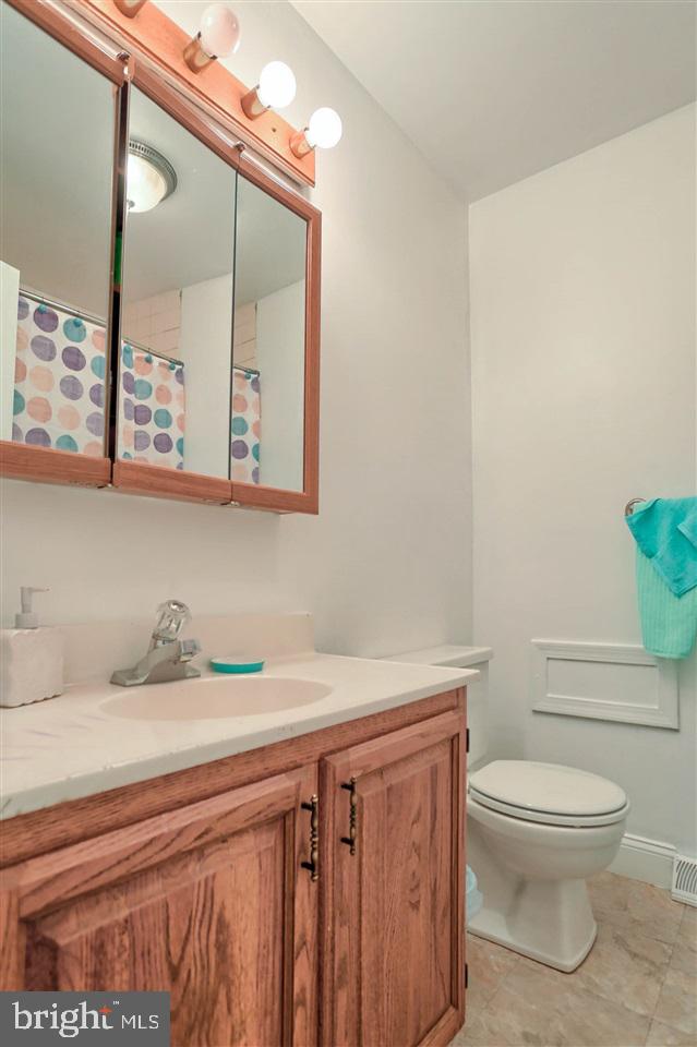 COLONIAL HILLS - Residential