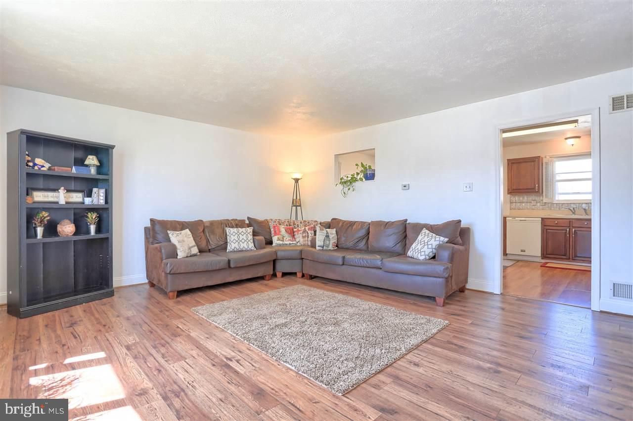 COLONIAL HILLS - Residential