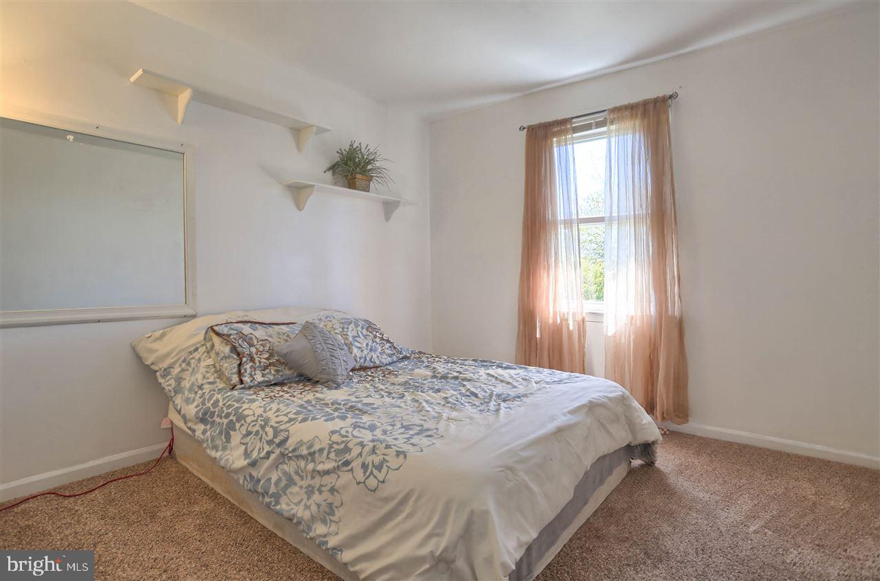 COLONIAL HILLS - Residential