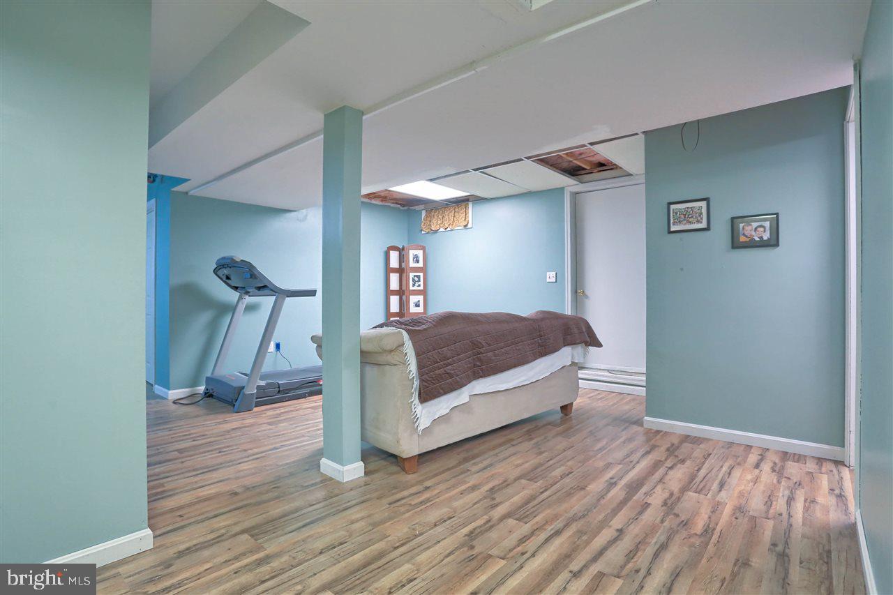 COLONIAL HILLS - Residential