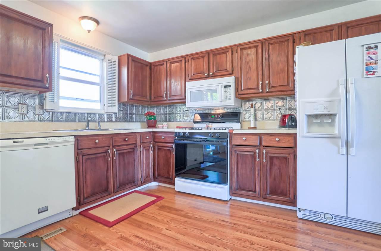 COLONIAL HILLS - Residential