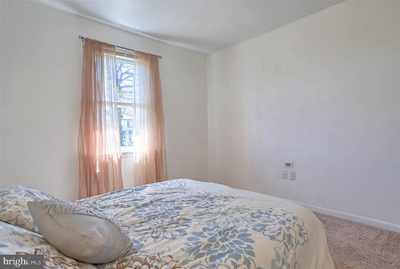 COLONIAL HILLS - Residential