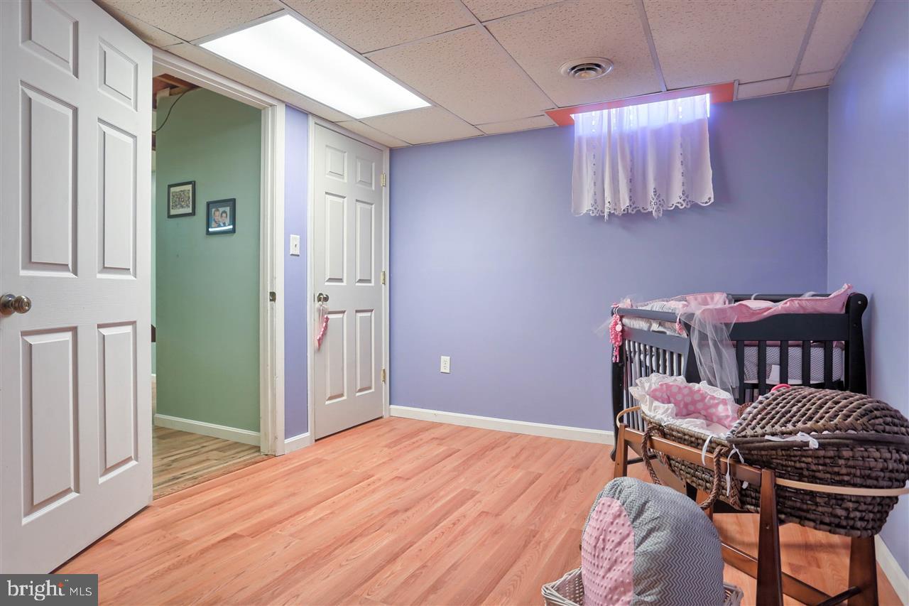COLONIAL HILLS - Residential