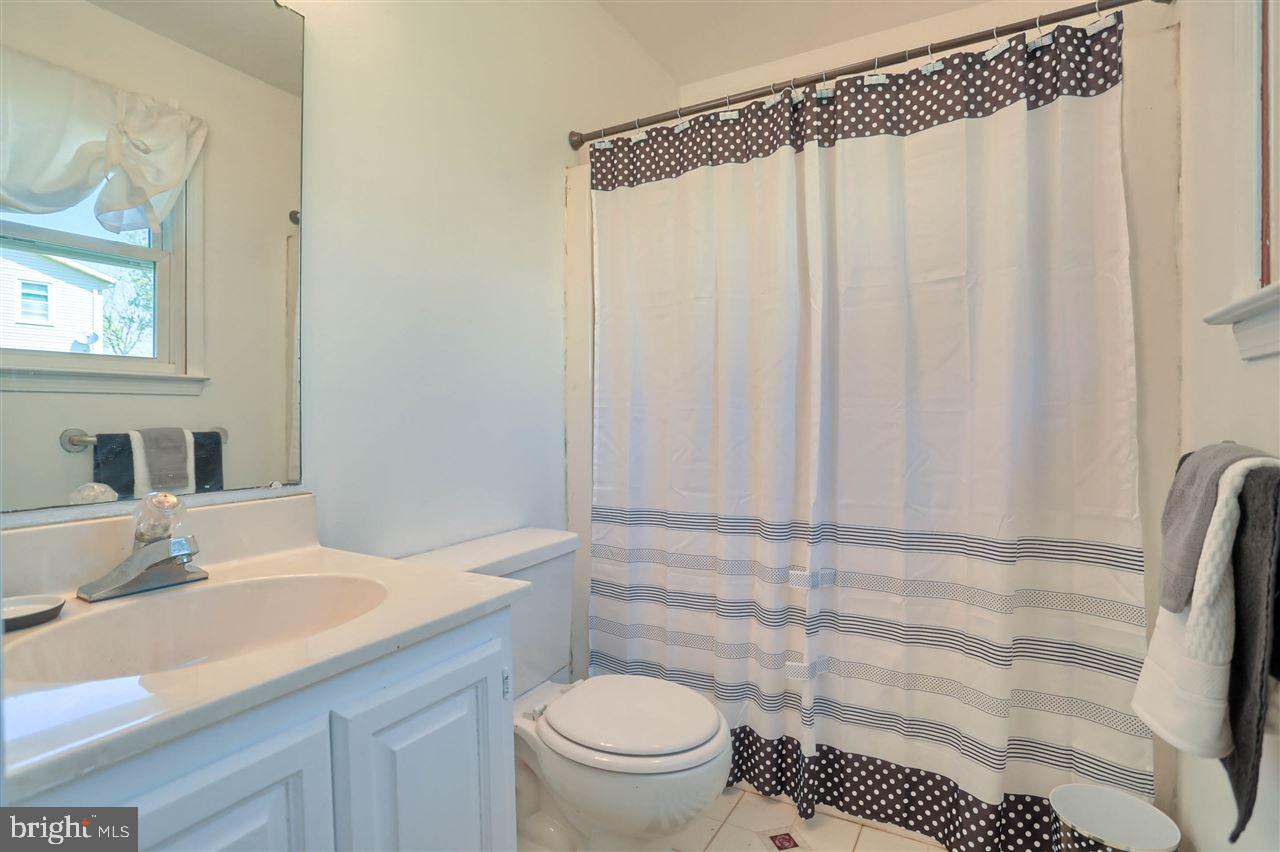COLONIAL HILLS - Residential