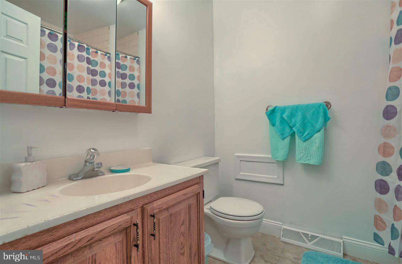 COLONIAL HILLS - Residential