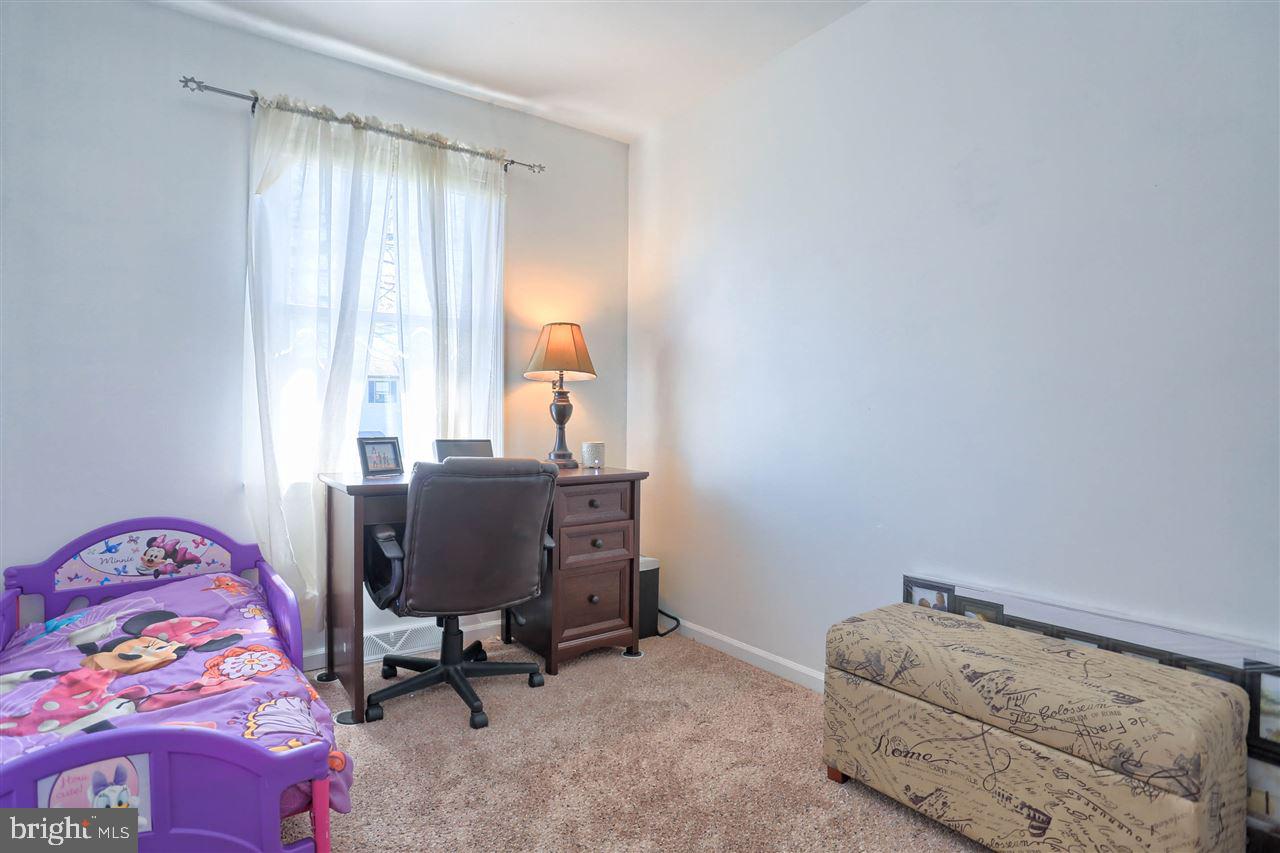 COLONIAL HILLS - Residential