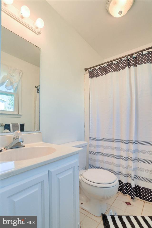 COLONIAL HILLS - Residential