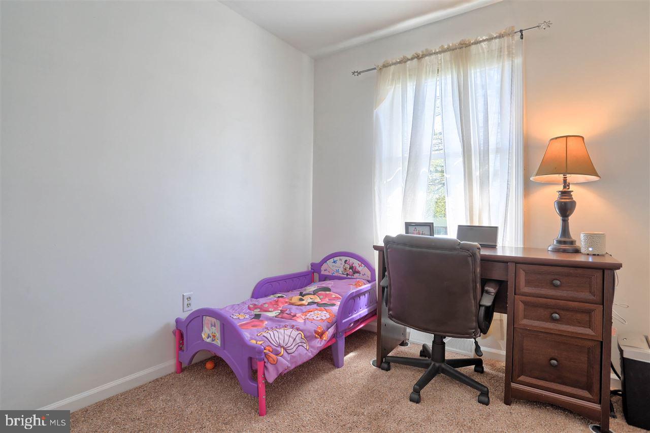 COLONIAL HILLS - Residential