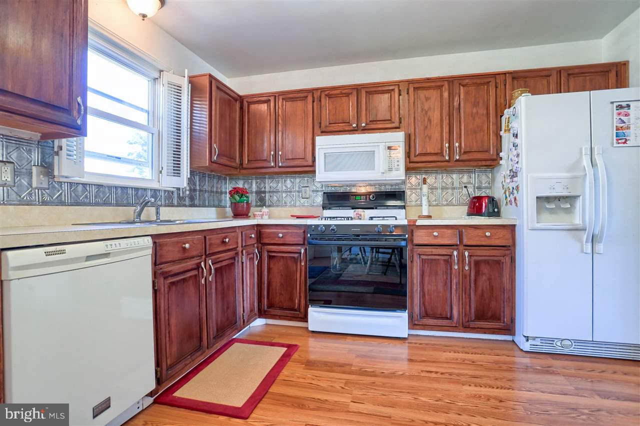 COLONIAL HILLS - Residential
