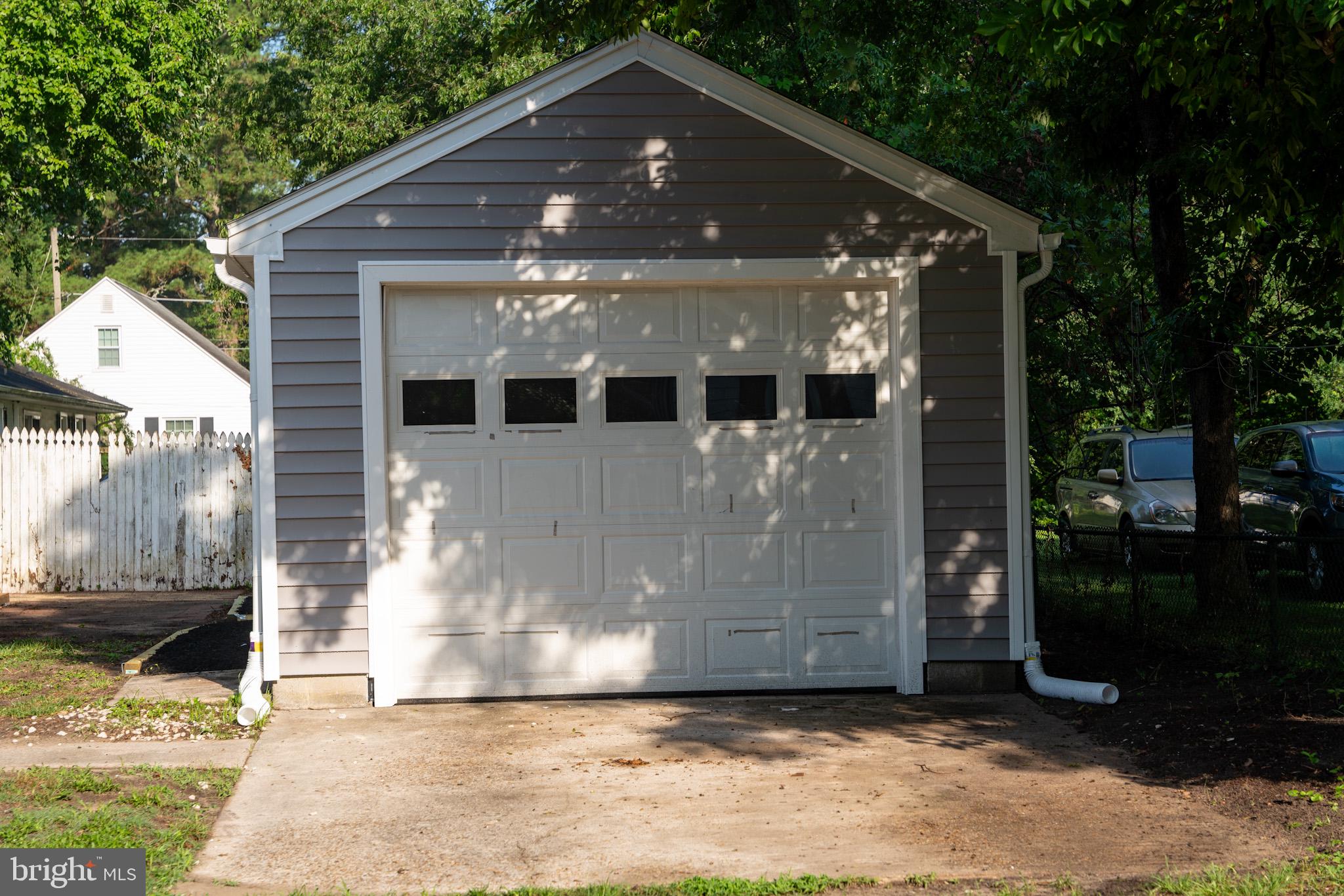 119 LAKEWOOD DRIVE