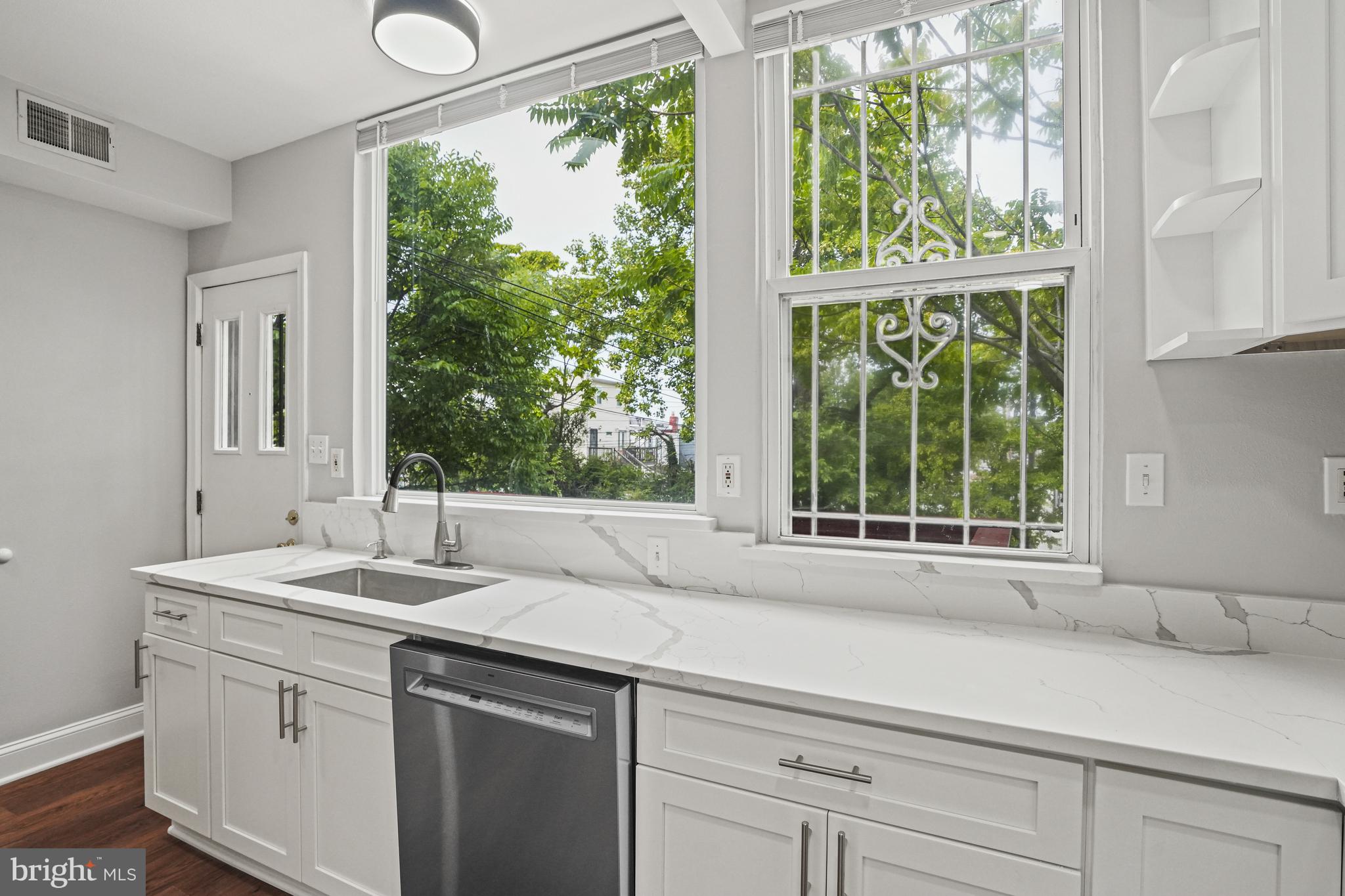 2116 N NORTH CAPITOL STREET NW
