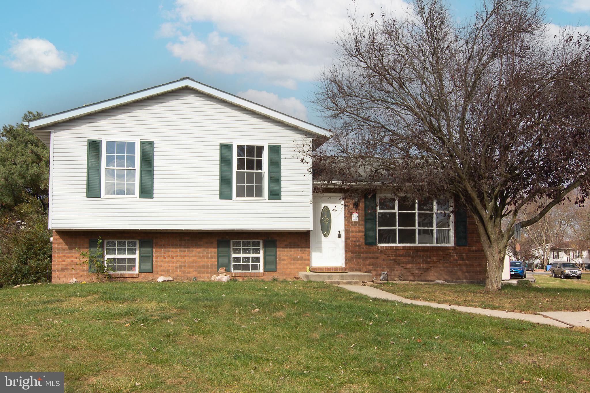 Beautifully maintained three bedroom two and a half bathroom split-level home. Sits at the end of a cul-de-sac and is convenient to commuter routes. Primary bedroom has access to a full private bathroom. Ample storage space in all the bedrooms. Enjoy BBQ's on the back deck looking out onto a spacious backyard. Fresh carpet and paint make this home move in ready.