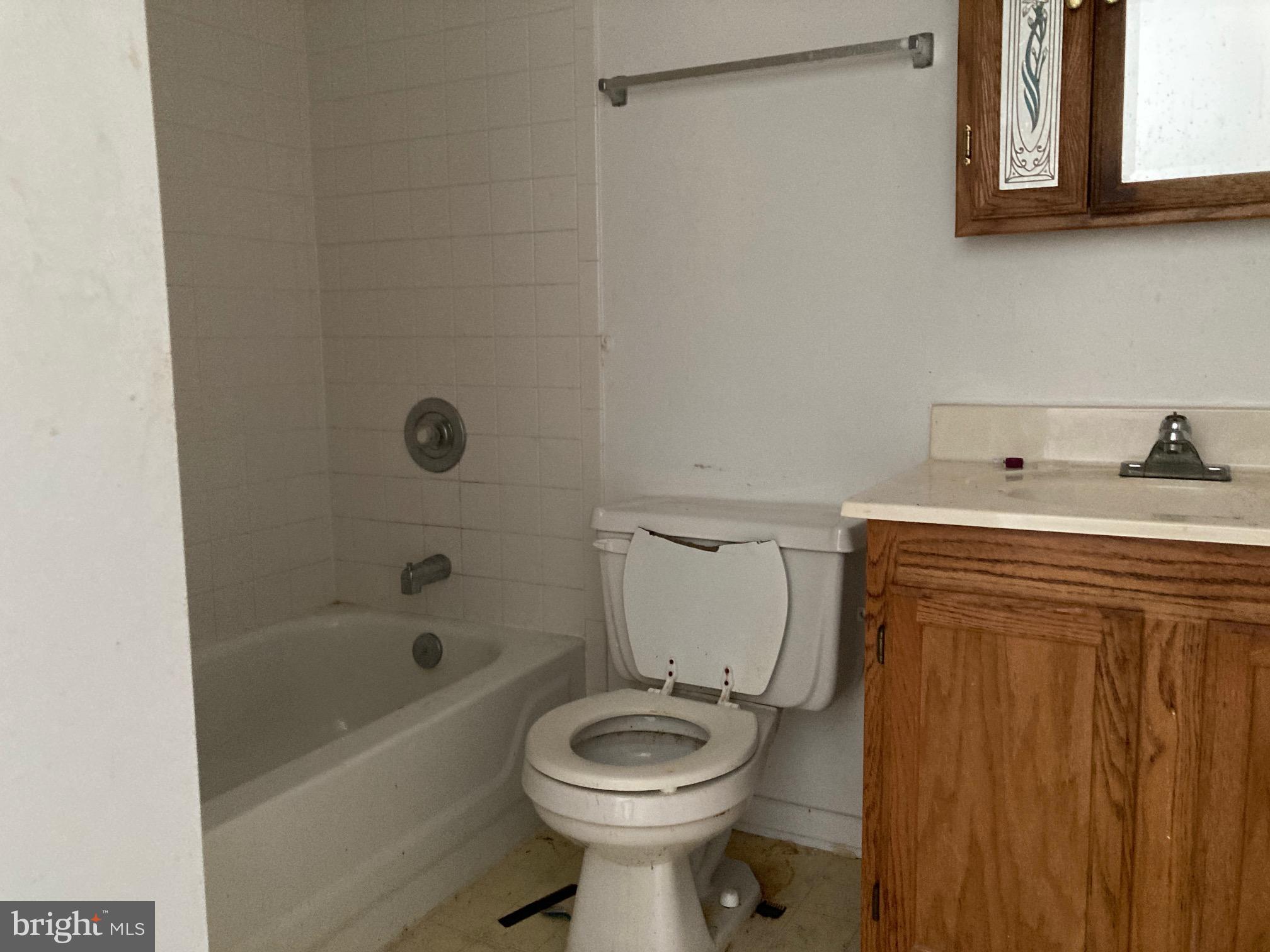 CHASE MANOR - Residential