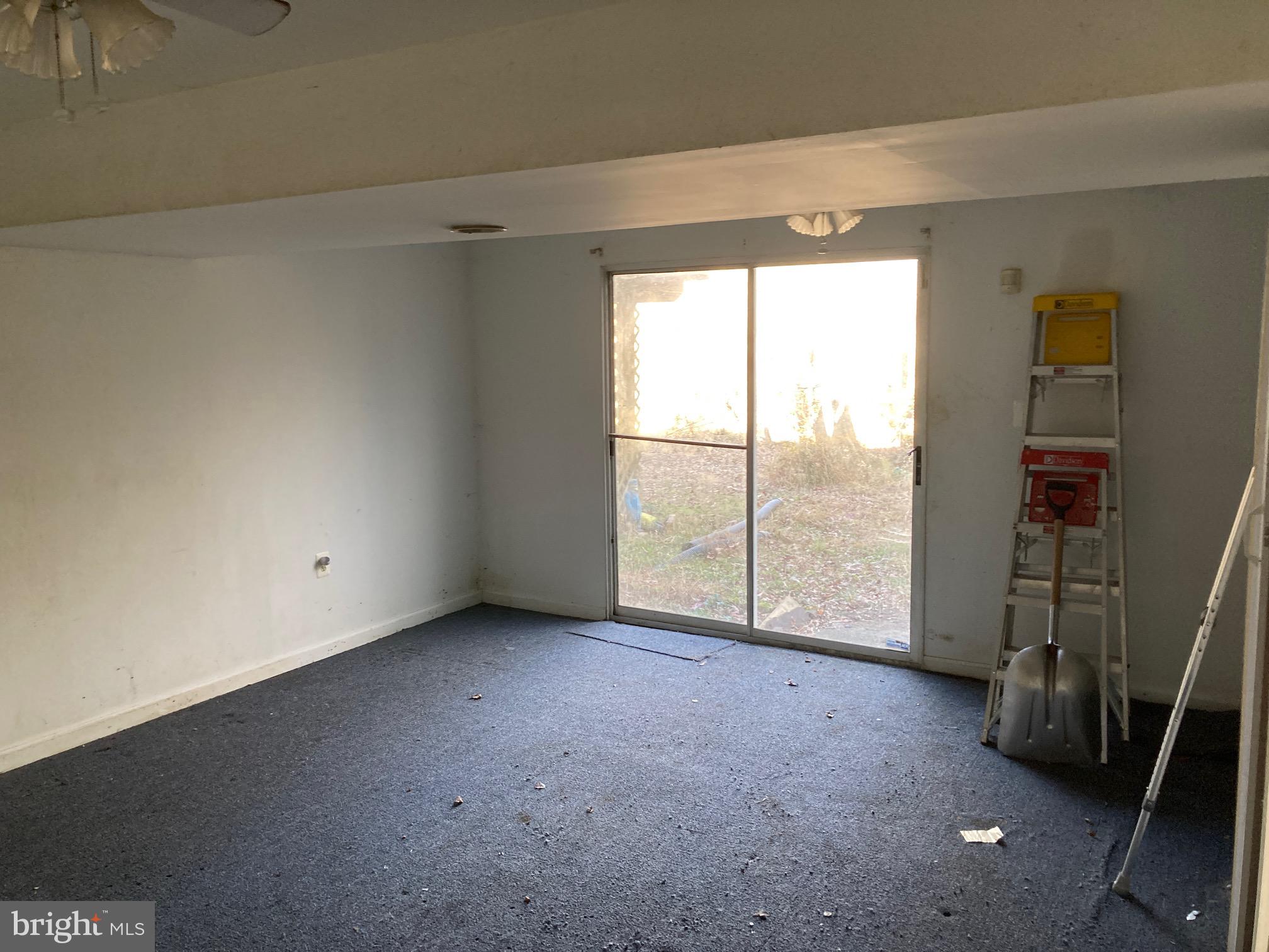 CHASE MANOR - Residential