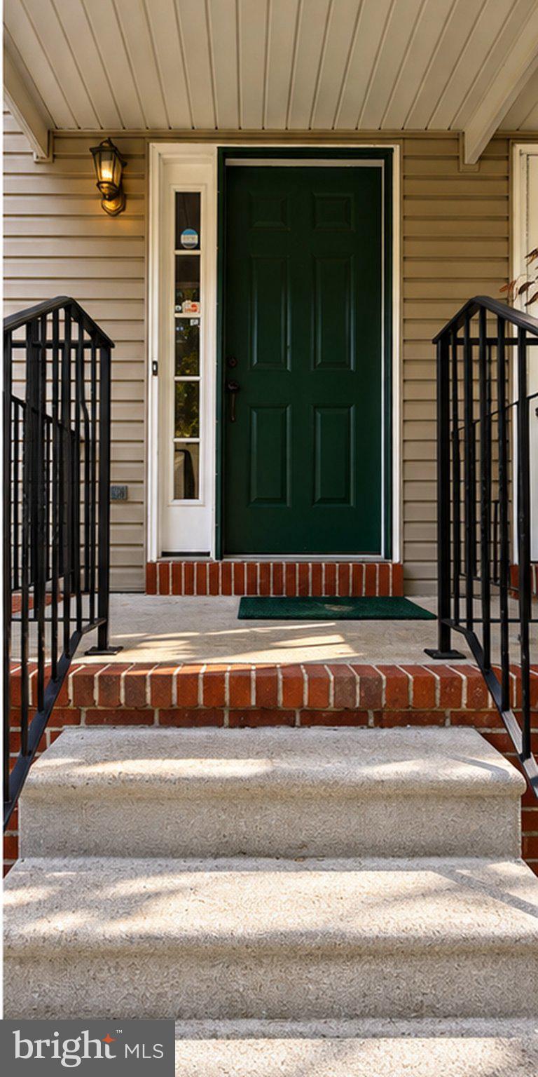 533 WILLIAMSBURG WAY