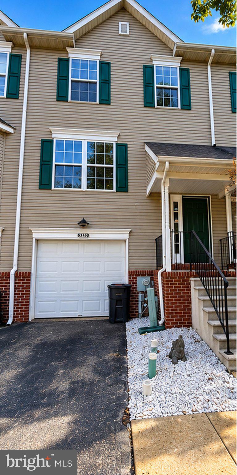 533 WILLIAMSBURG WAY