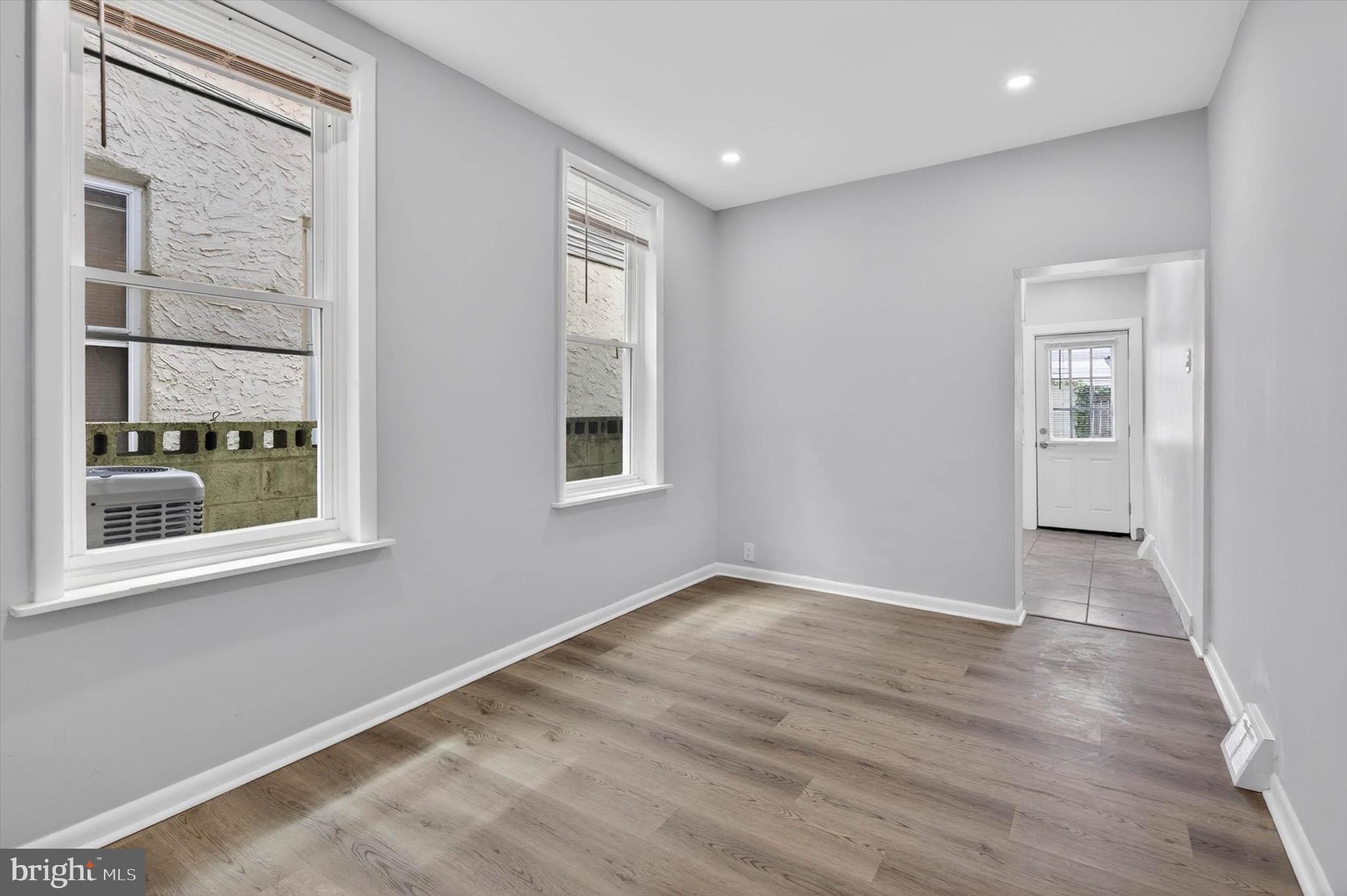 PORT RICHMOND - Residential