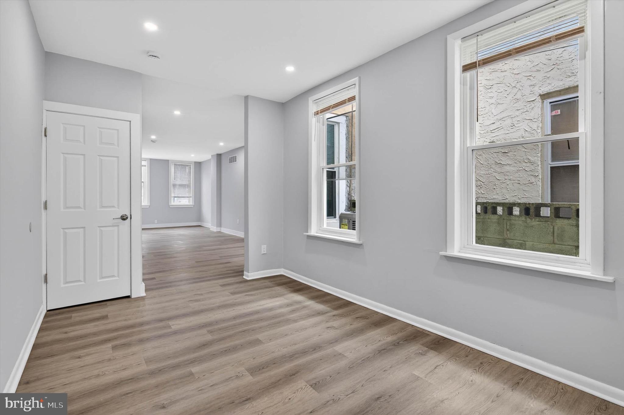 PORT RICHMOND - Residential