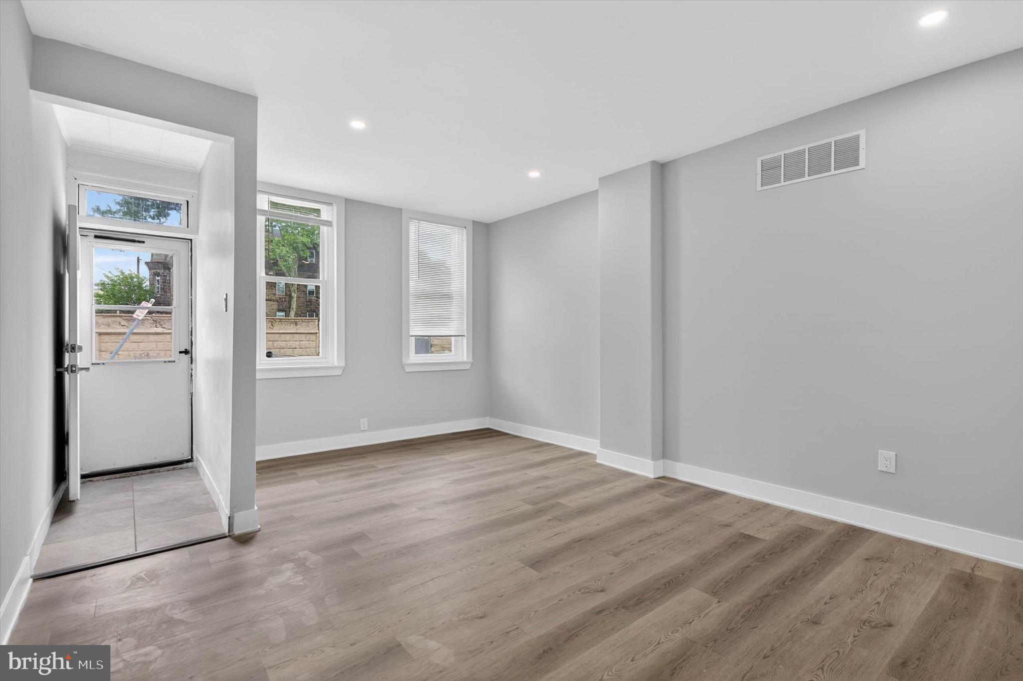 PORT RICHMOND - Residential