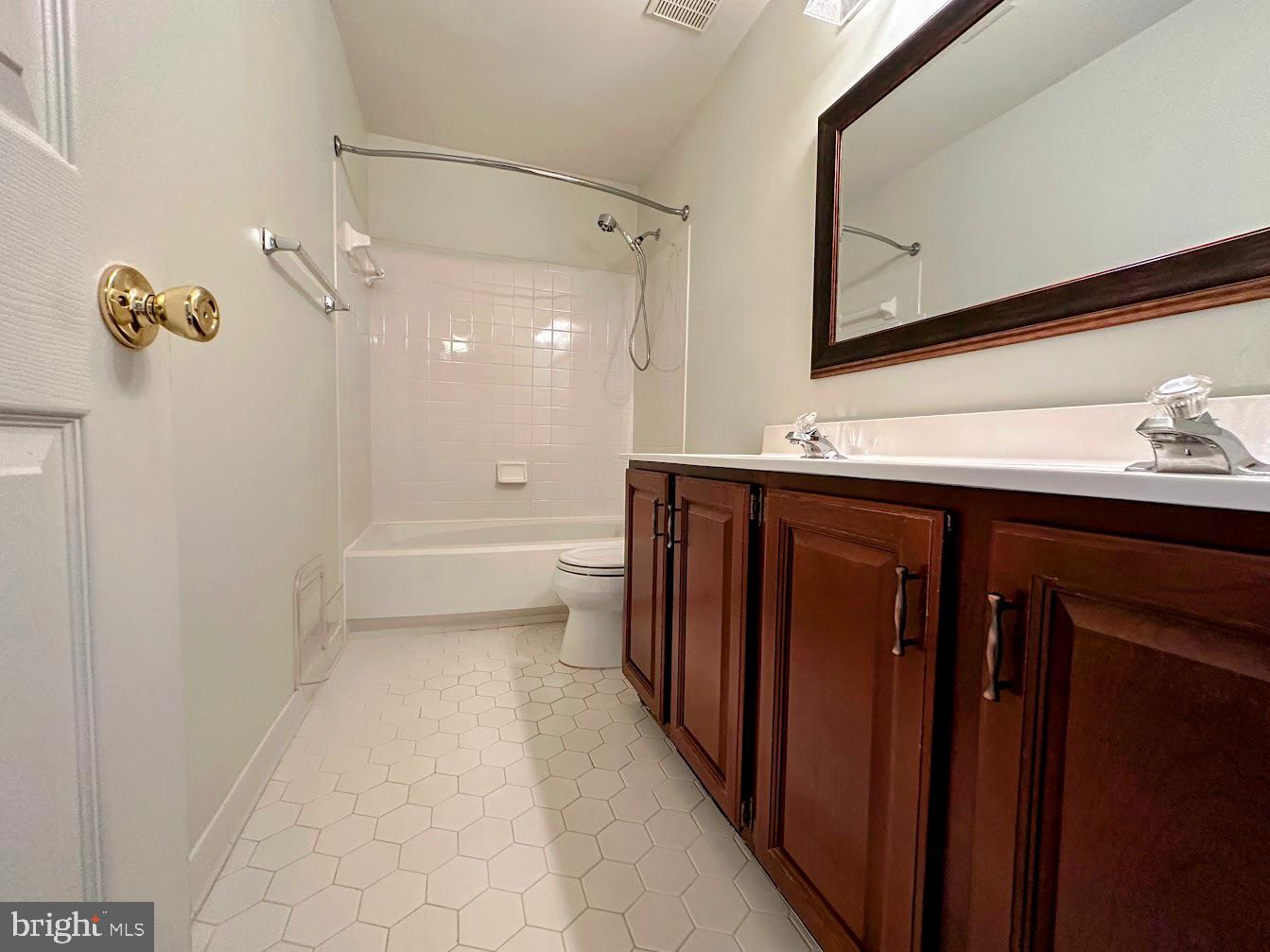 NOTTINGHAM WOODS - Residential