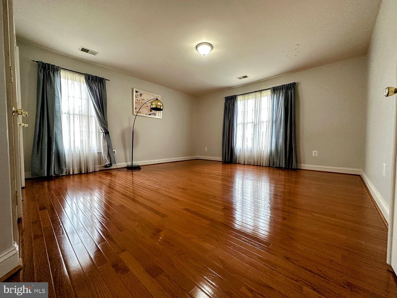 NOTTINGHAM WOODS - Residential