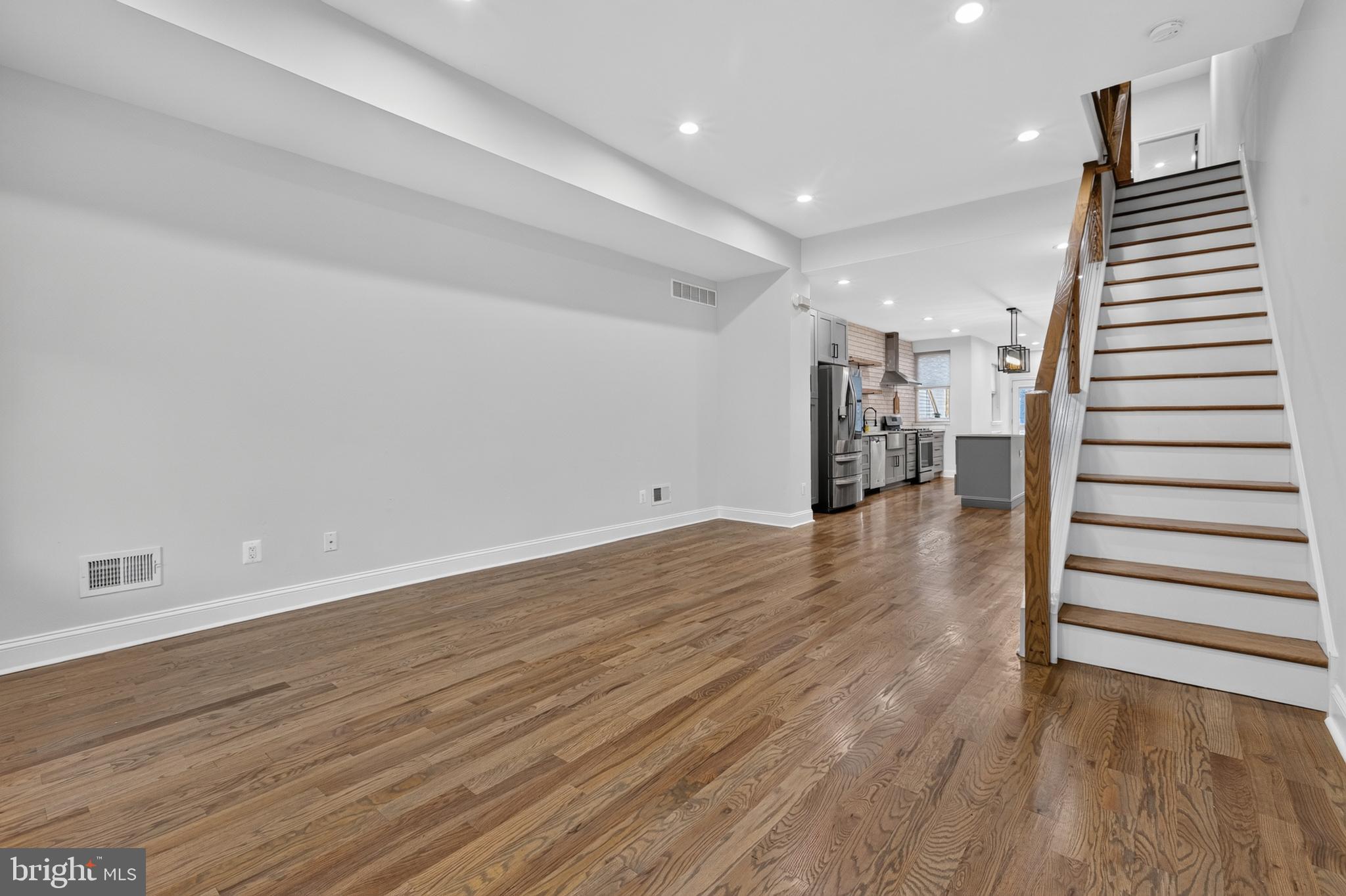 3113 W MONTGOMERY AVENUE