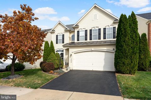 Property photo of 13836 Tarleton Court, Gainesville, VA 20155