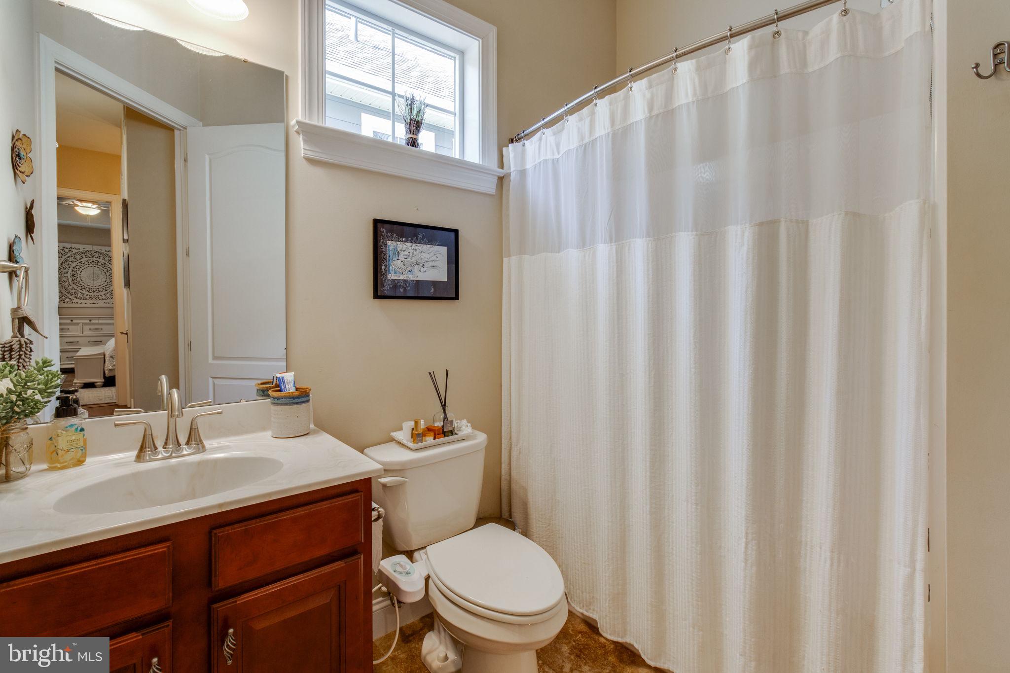 HOME TOWNE SQUARE - Residential