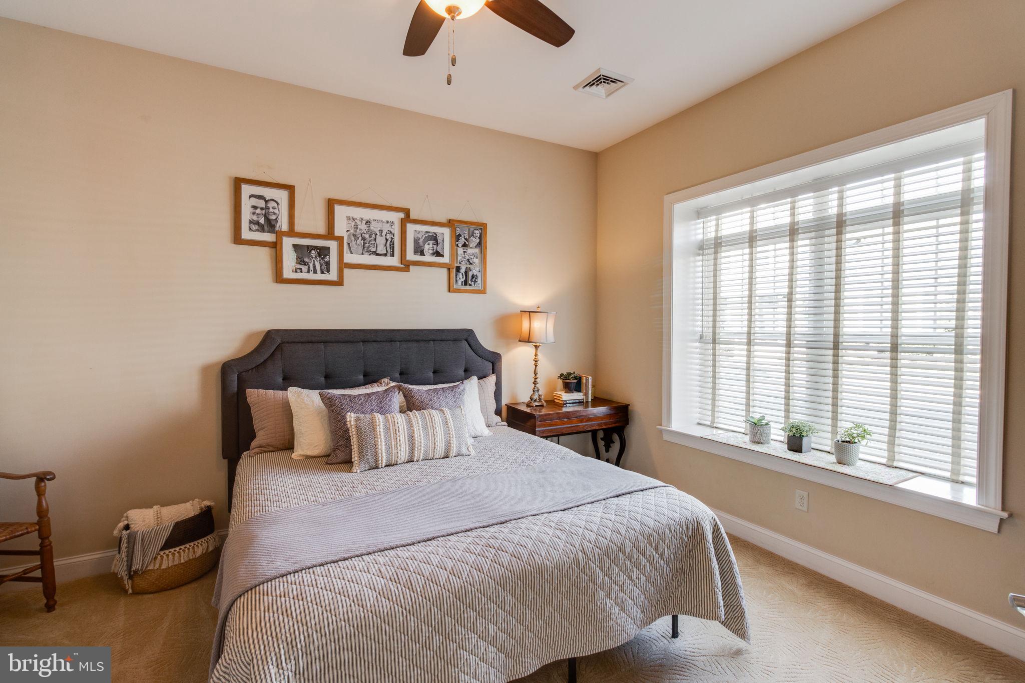 HOME TOWNE SQUARE - Residential