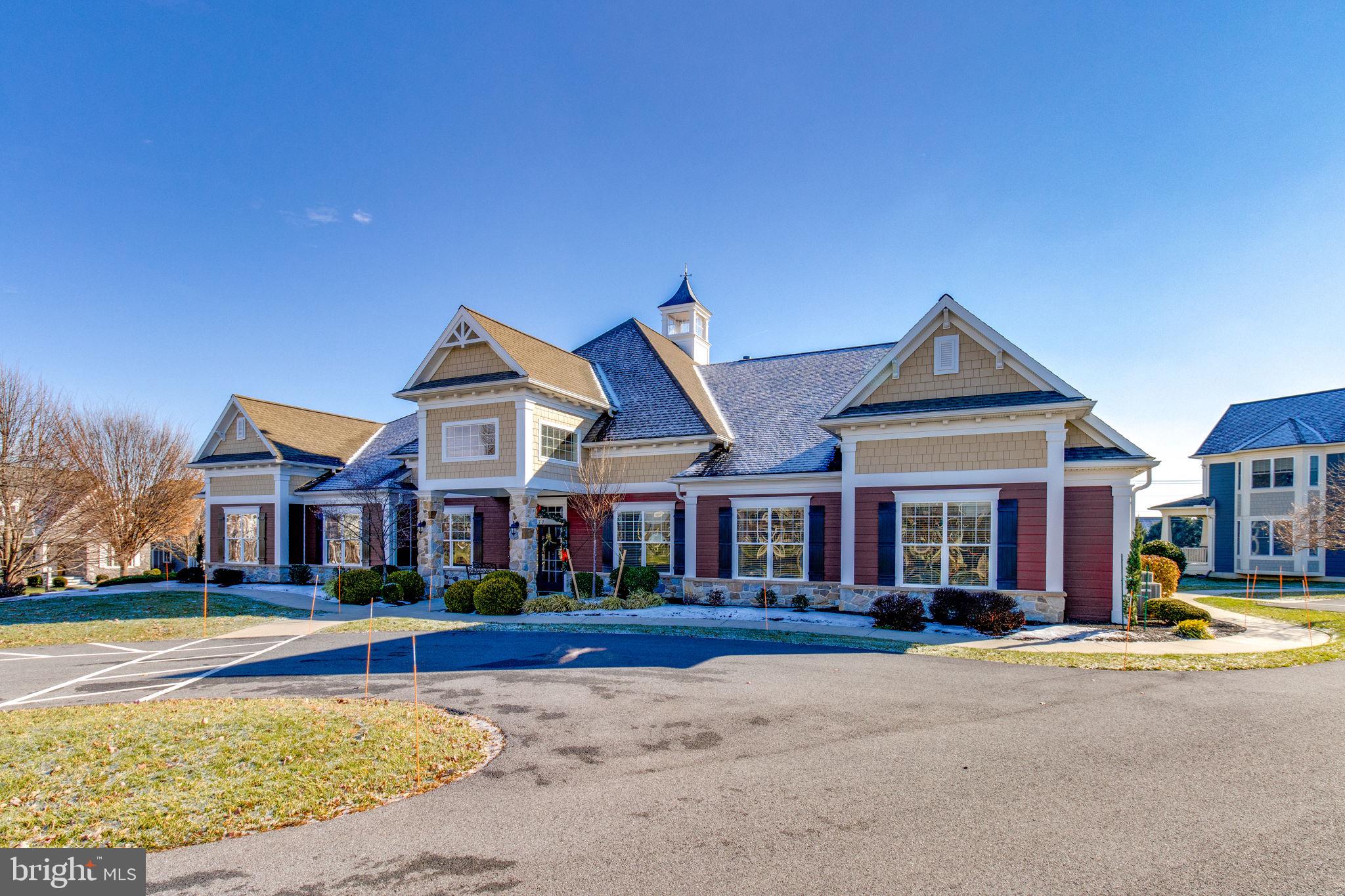 HOME TOWNE SQUARE - Residential