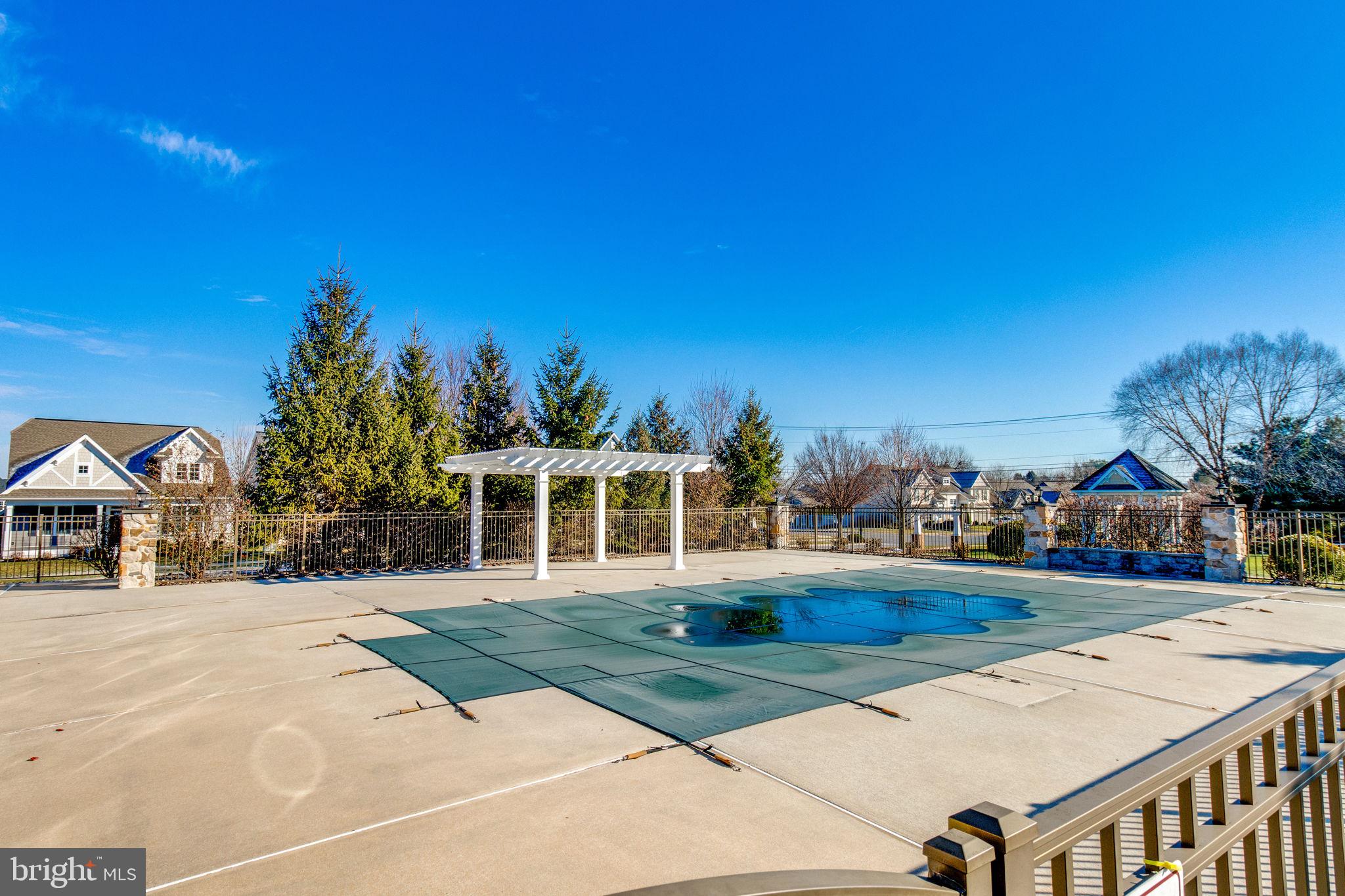 HOME TOWNE SQUARE - Residential