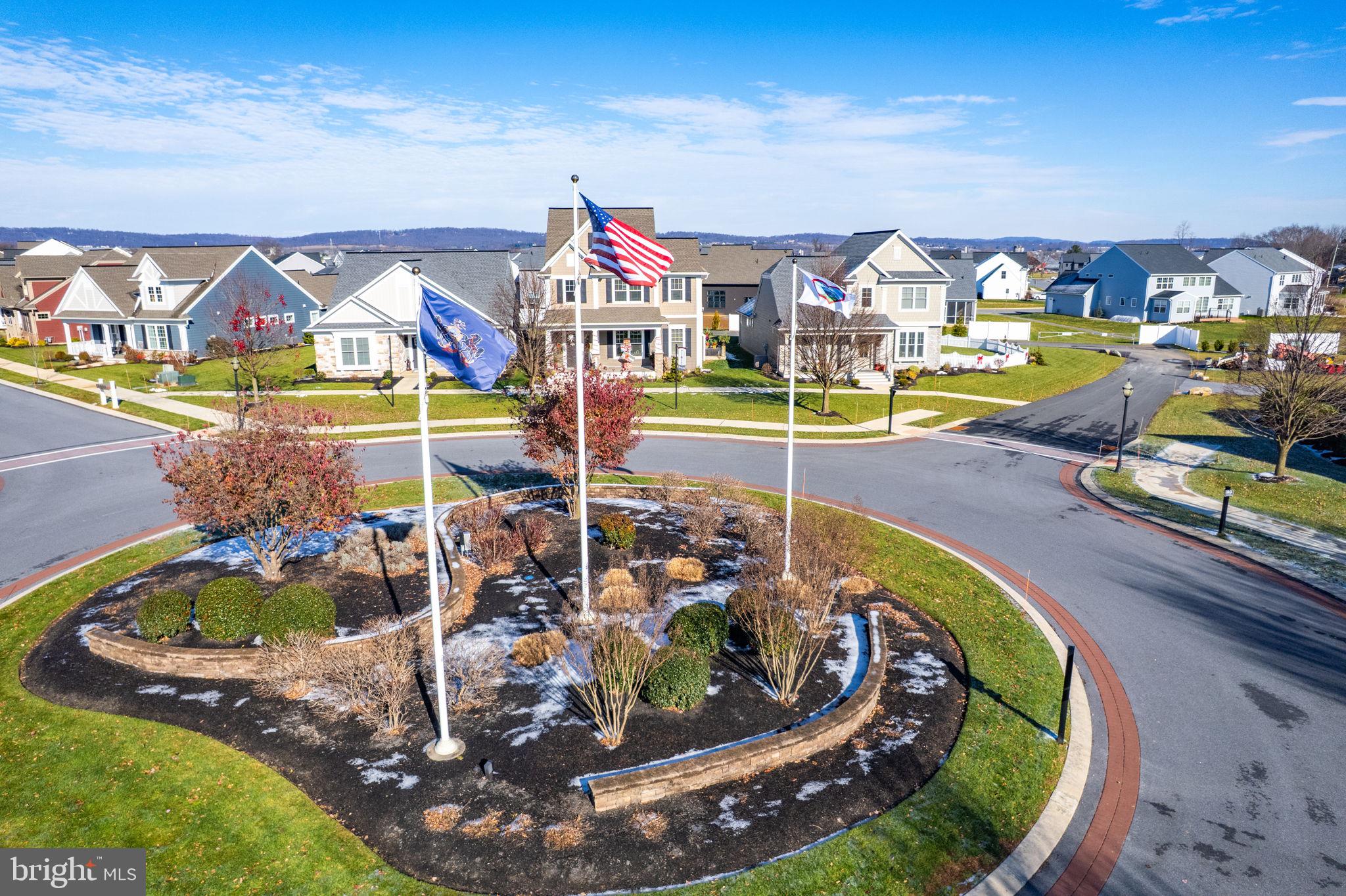 HOME TOWNE SQUARE - Residential