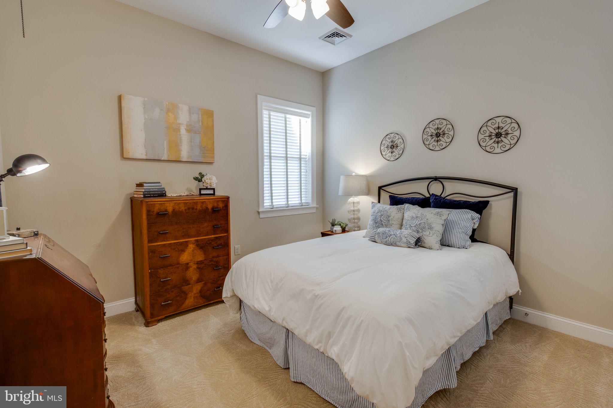 HOME TOWNE SQUARE - Residential