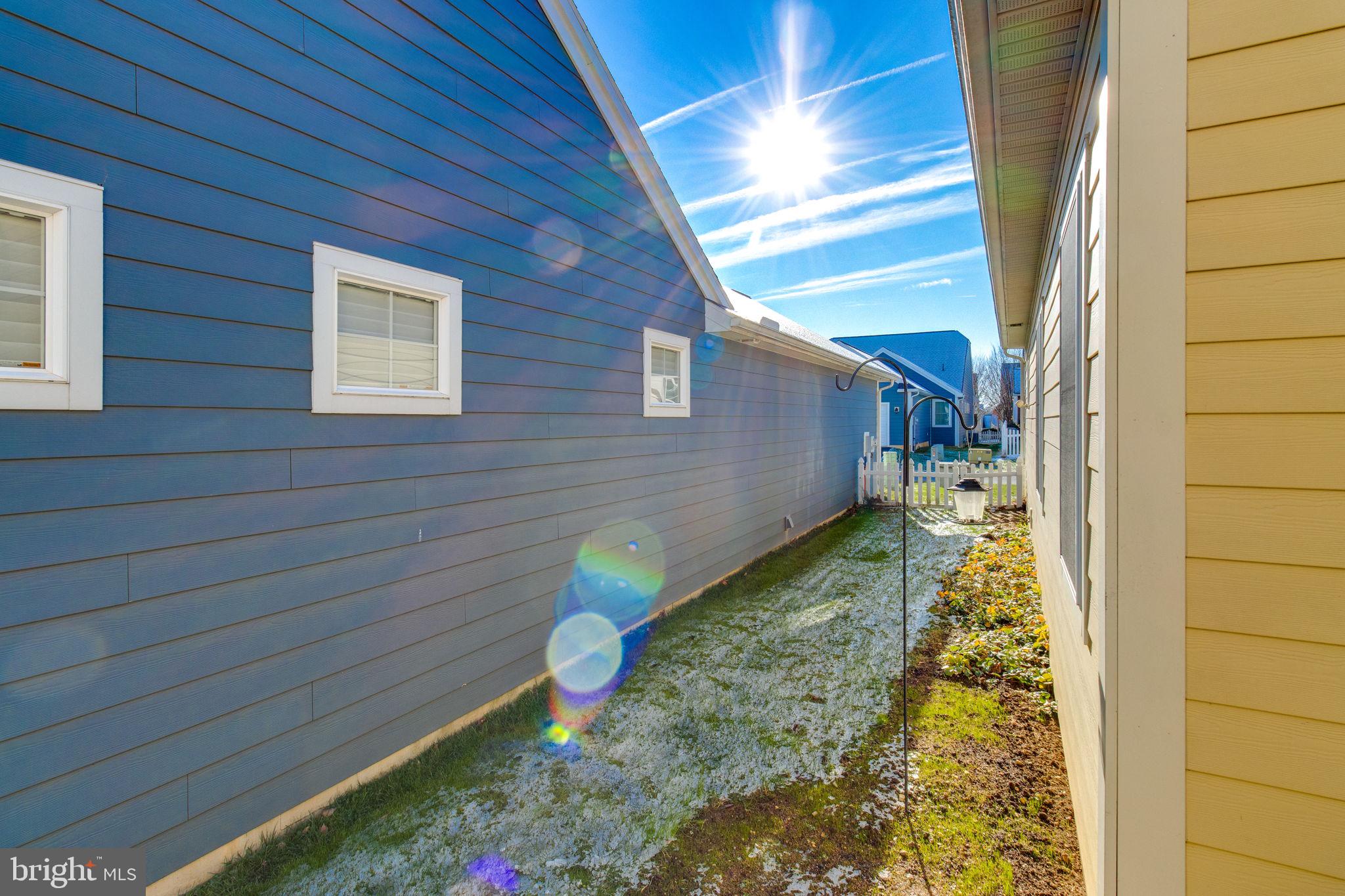 HOME TOWNE SQUARE - Residential