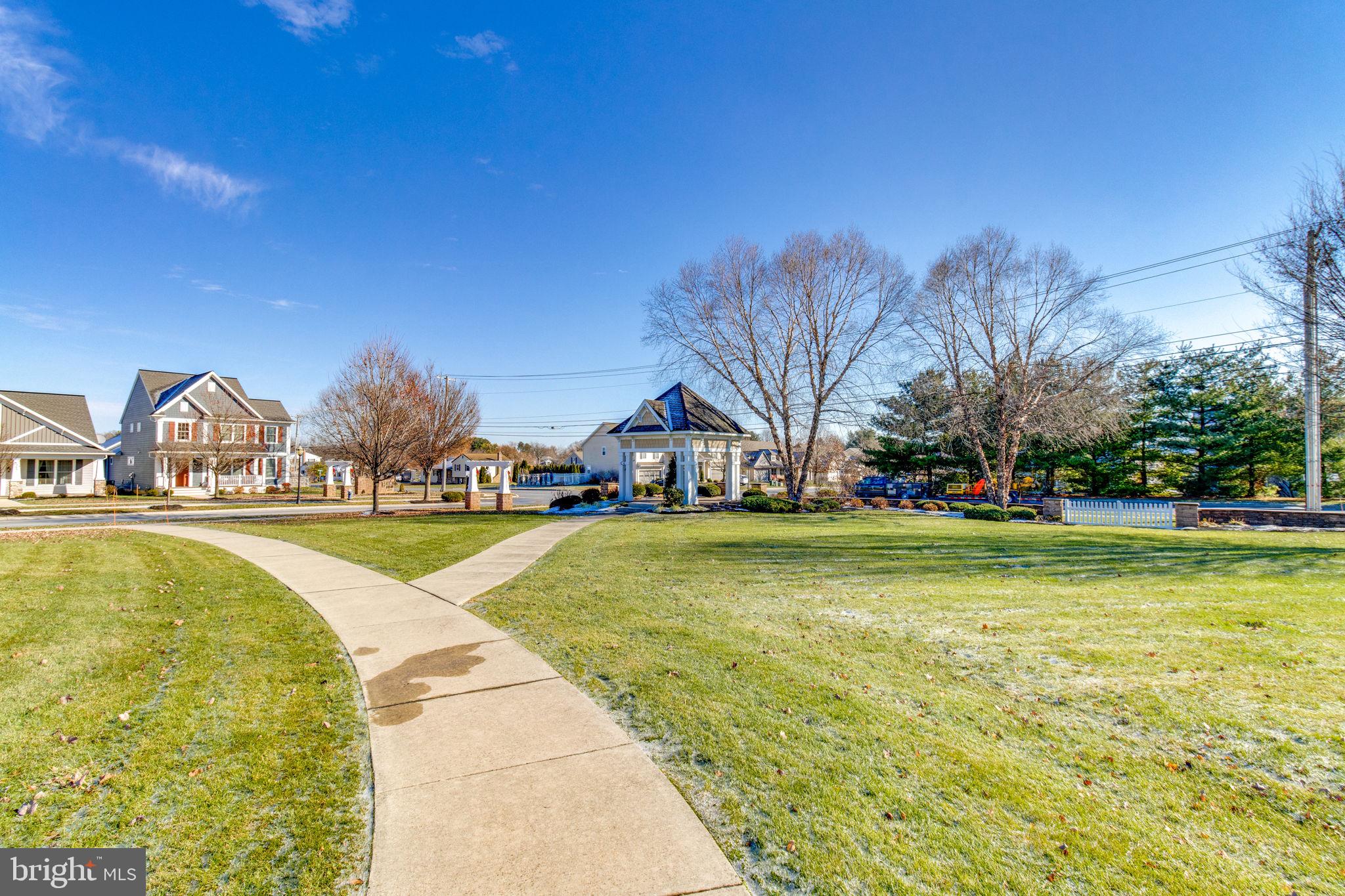 HOME TOWNE SQUARE - Residential