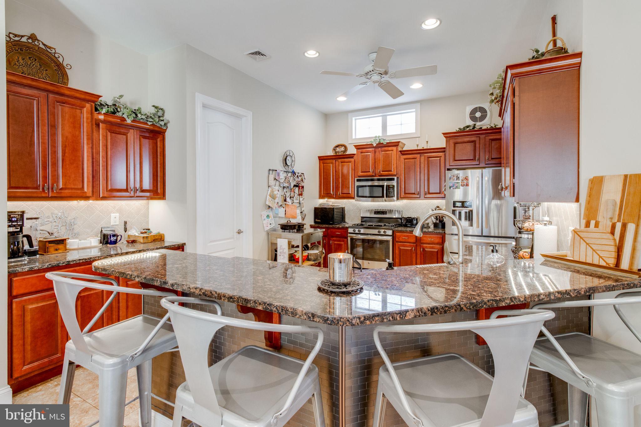 HOME TOWNE SQUARE - Residential