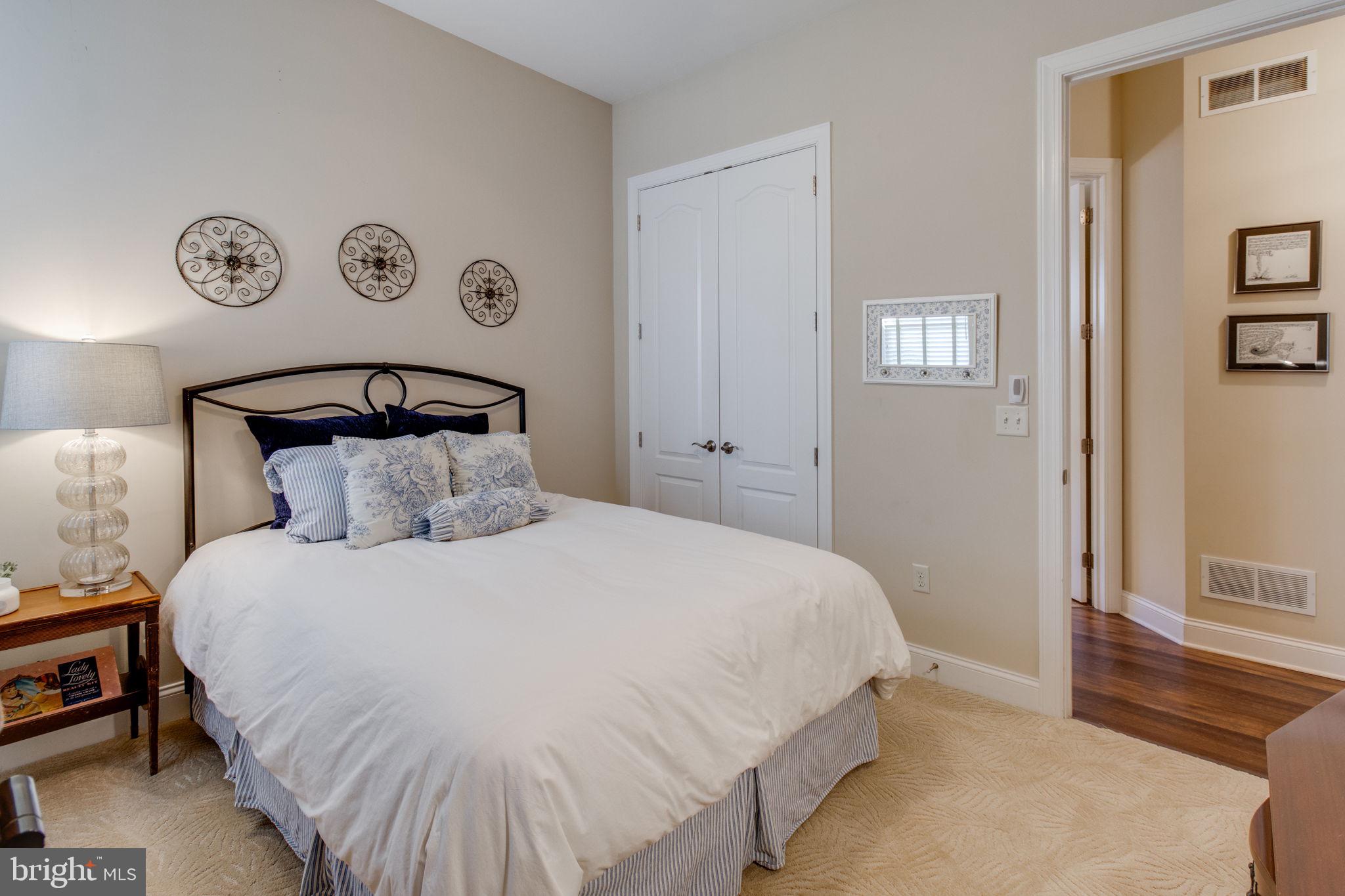 HOME TOWNE SQUARE - Residential